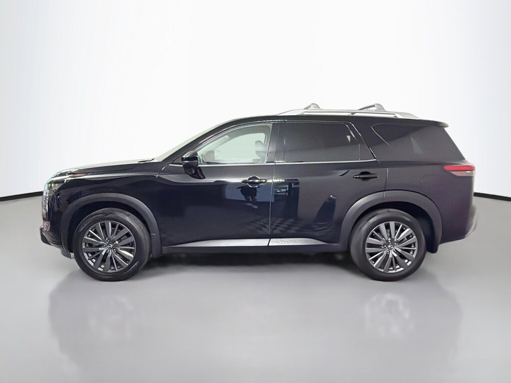 Used 2025 Nissan Pathfinder SL SUV
