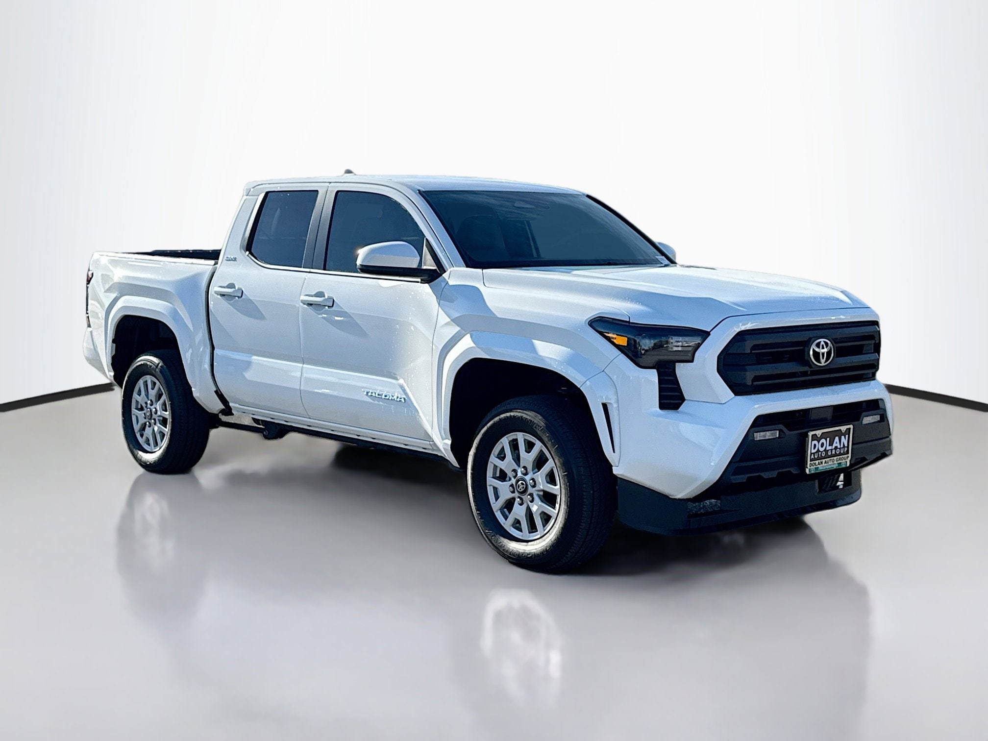 2025 Toyota Tacoma SR5's photo