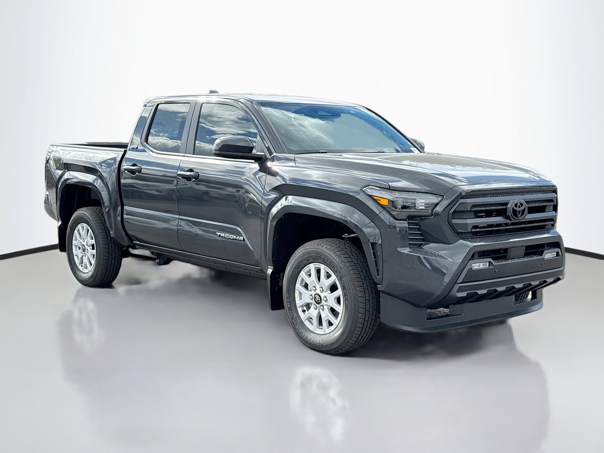 2025 Toyota Tacoma SR5's photo