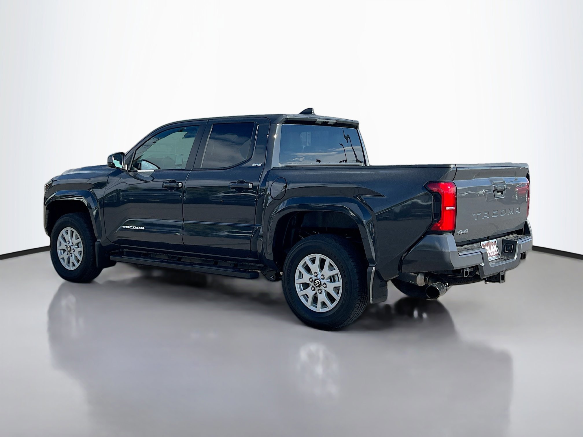 2025 Toyota Tacoma SR5 Double Cab photo 3