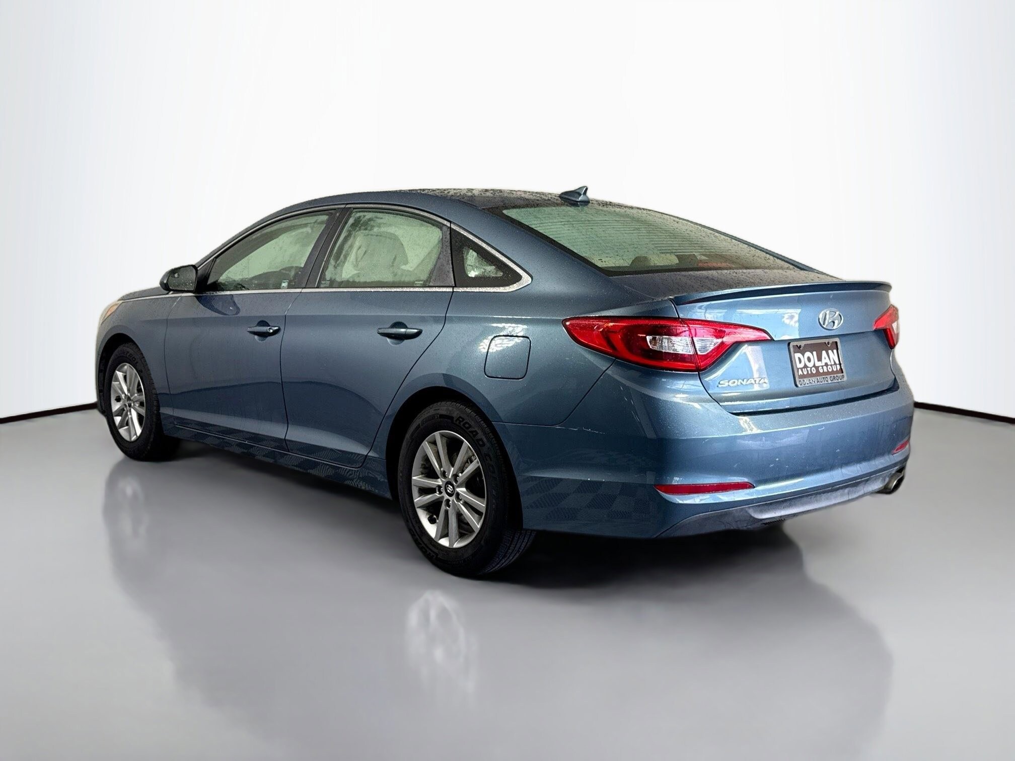 2016 Hyundai Sonata Base photo 3