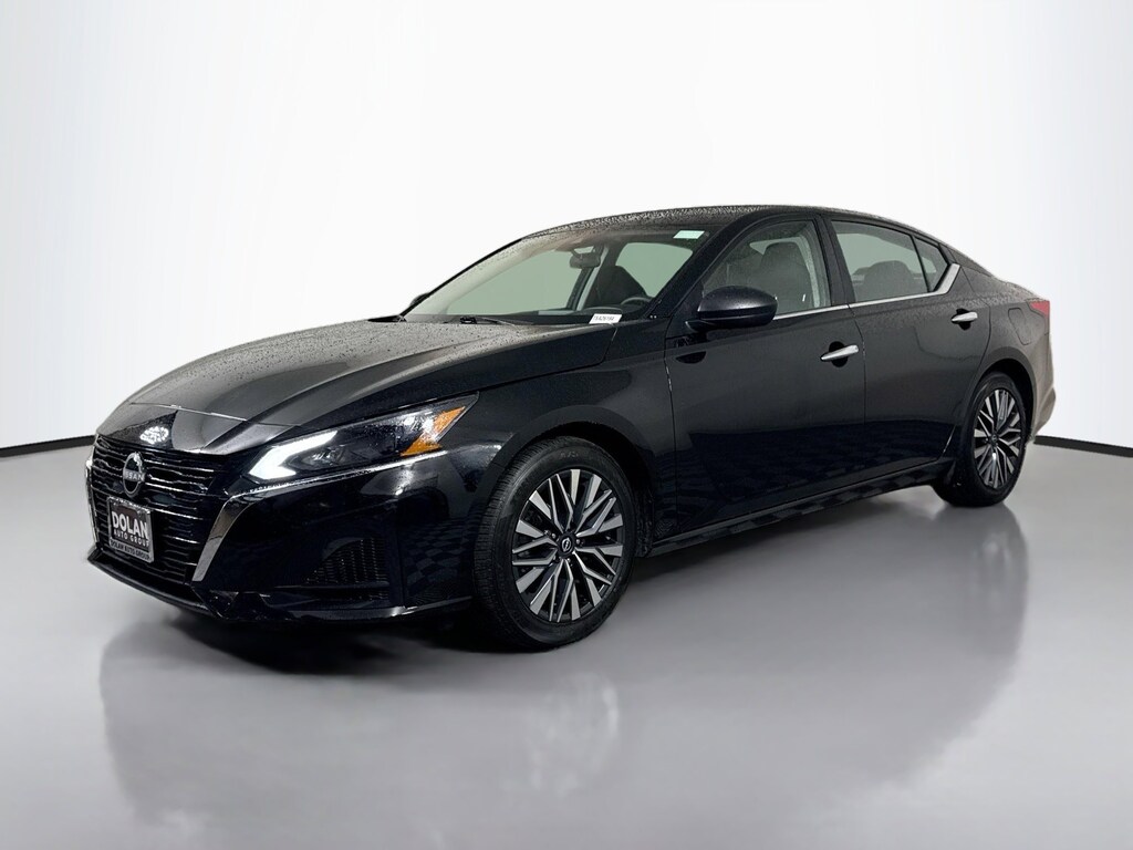 Used 2025 Nissan Altima 2.5 SV Sedan
