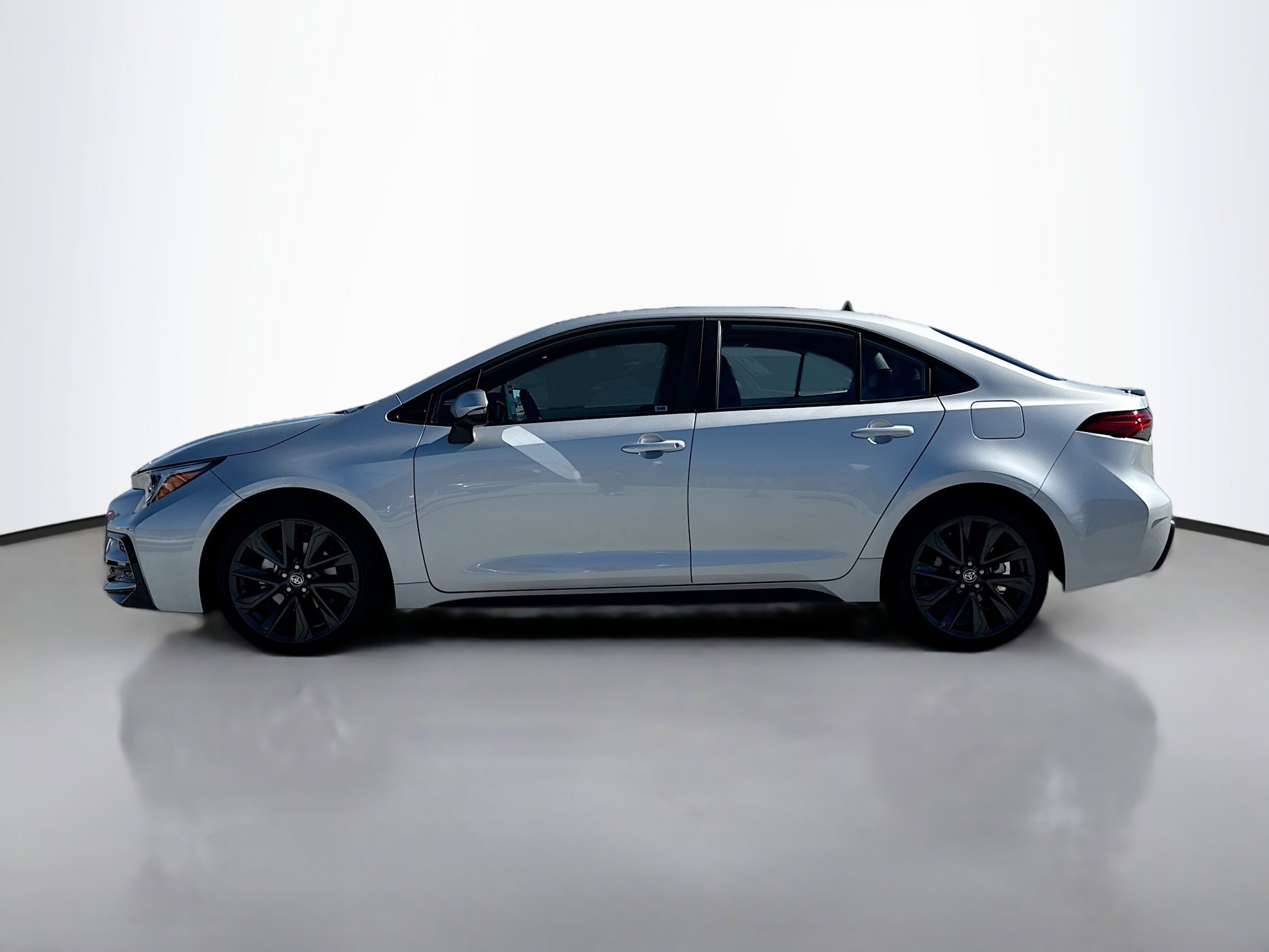 2025 Toyota Corolla XSE photo 2