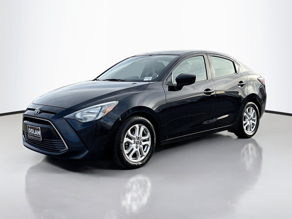 Certified 2017 Toyota Yaris iA Base Sedan