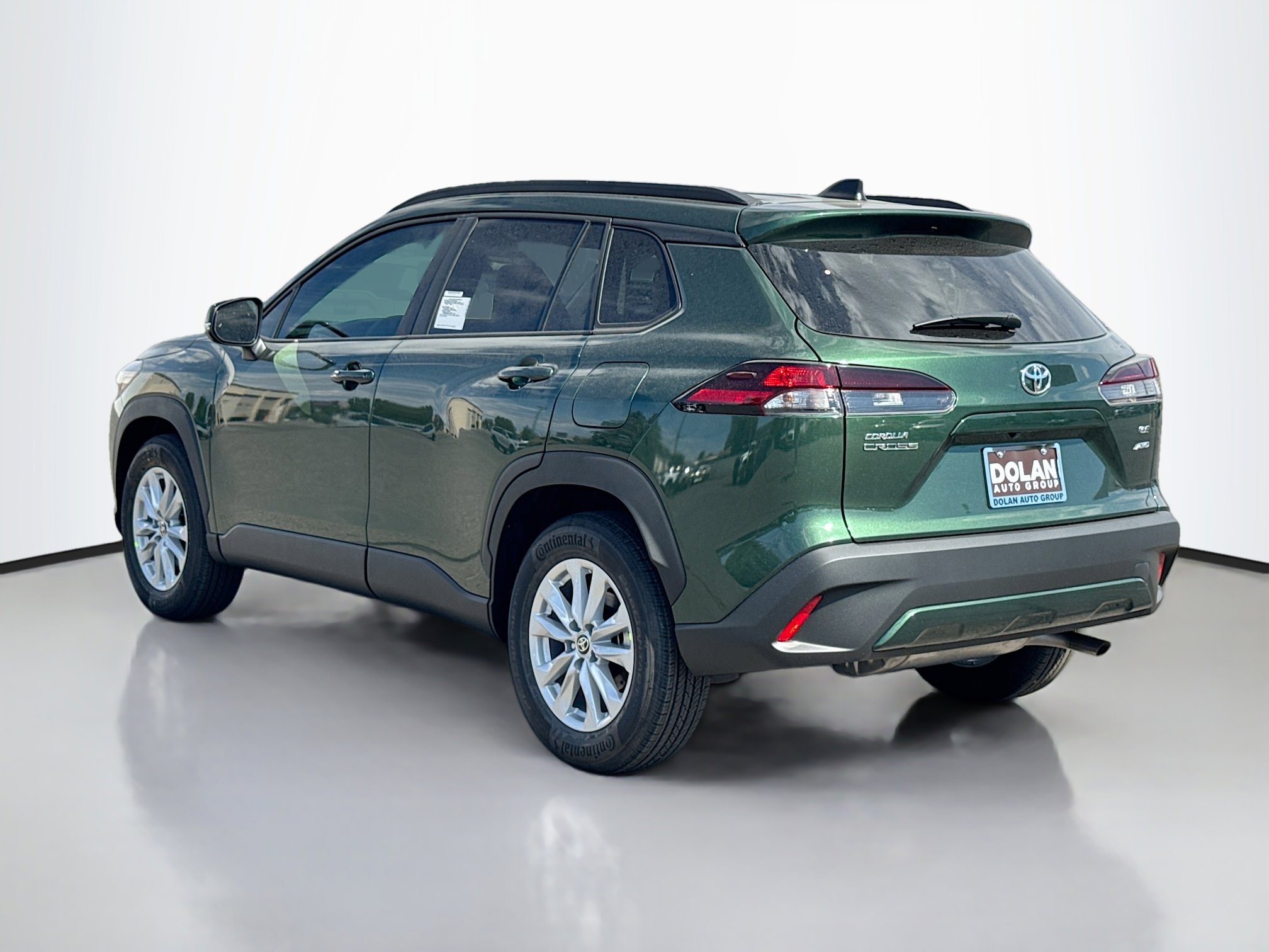 2026 Toyota Corolla Cross LE photo 2