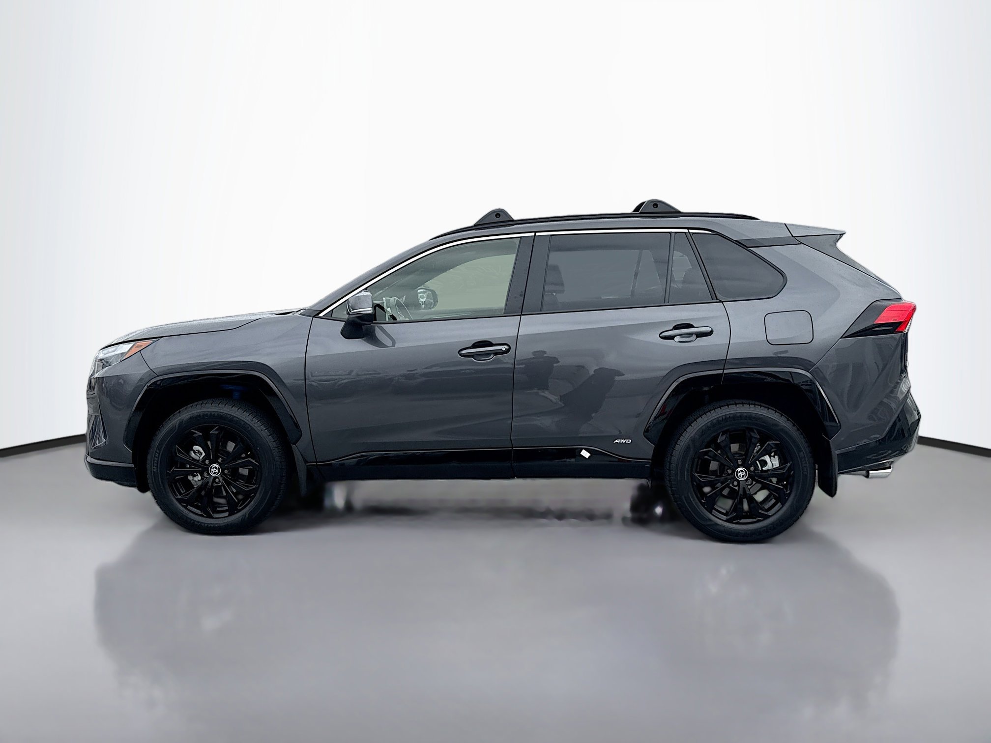 2024 Toyota RAV4 Hybrid SE photo 3