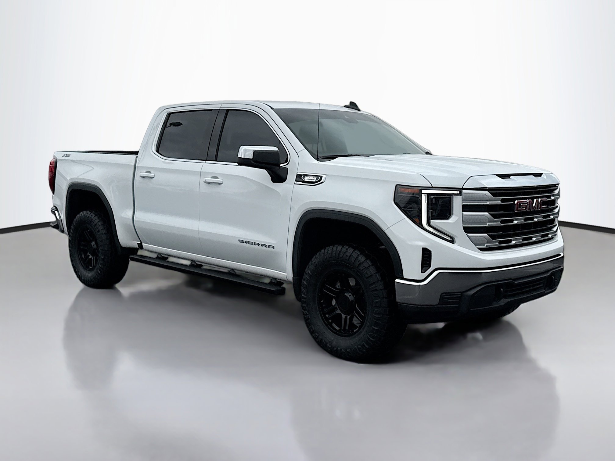 2023 GMC Sierra 4WD Crew Cab Short Box SLE's photo