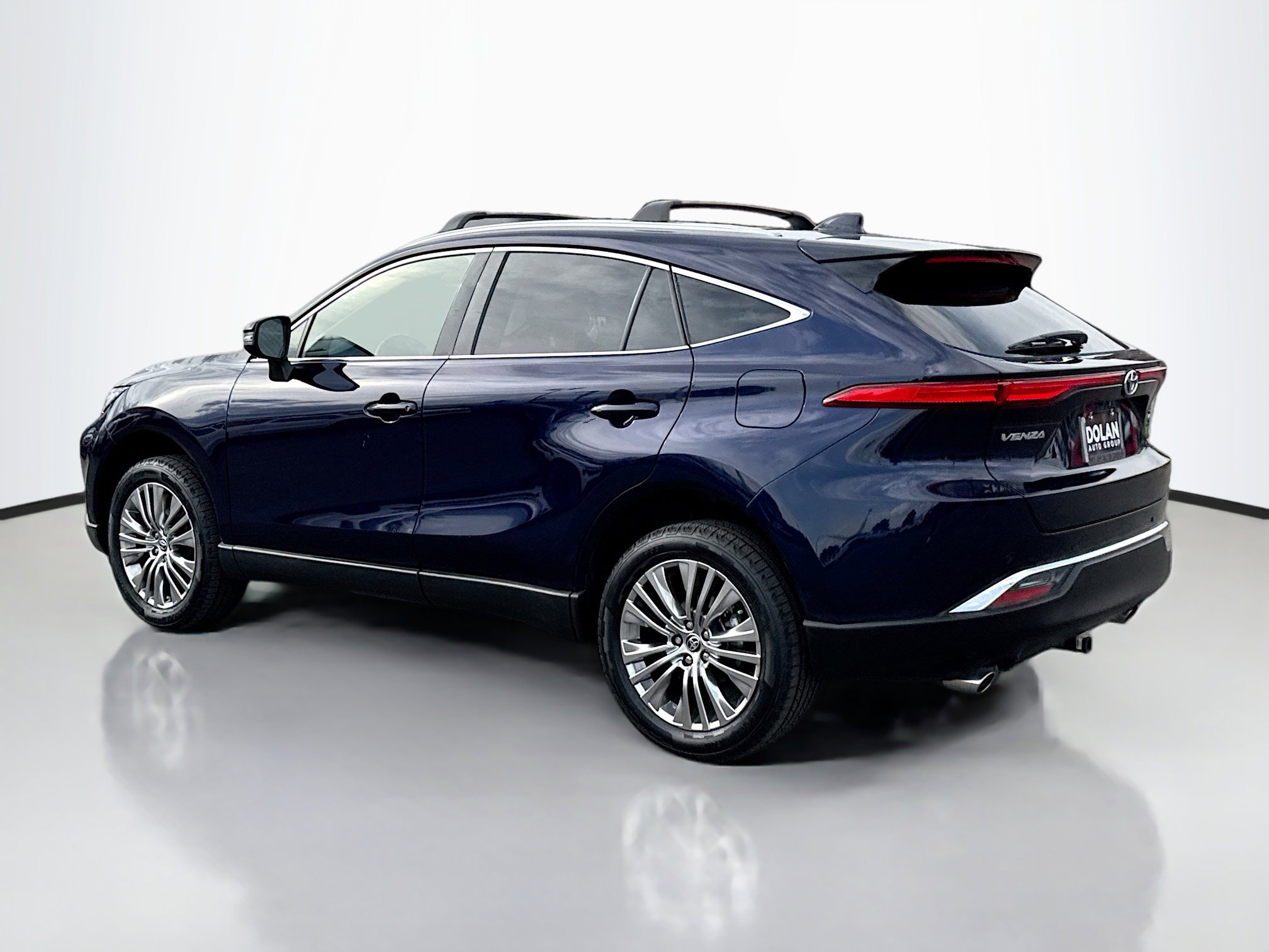 2023 Toyota Venza XLE photo 4