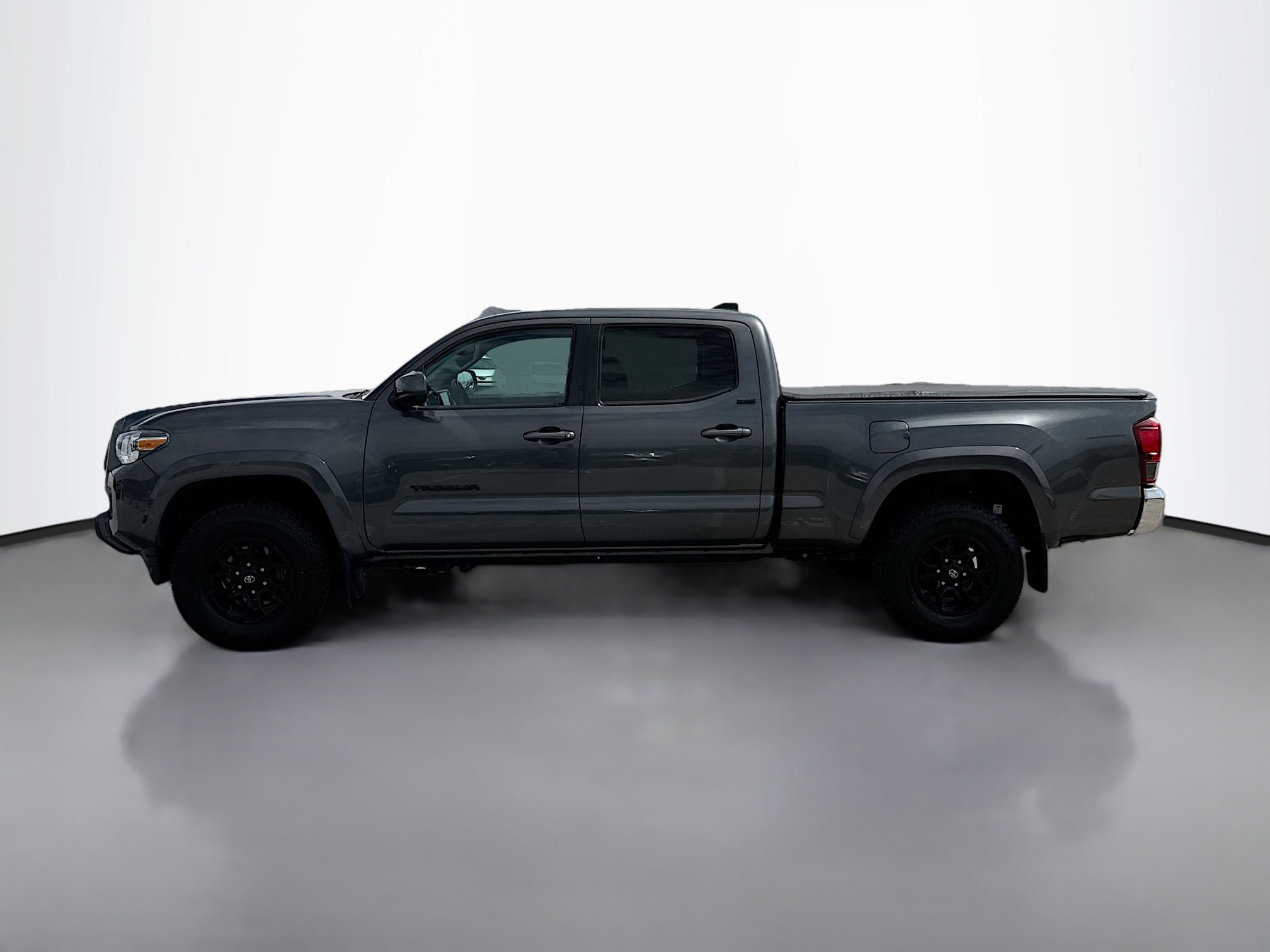 2021 Toyota Tacoma SR5 photo 3