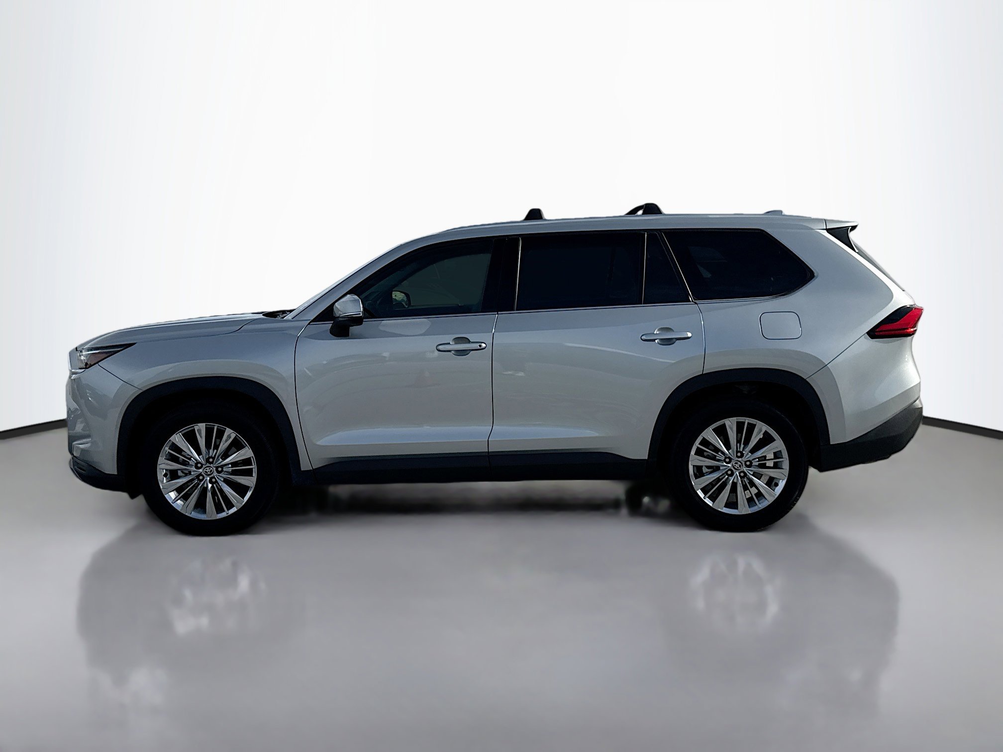 2024 Toyota Grand Highlander XLE photo 3