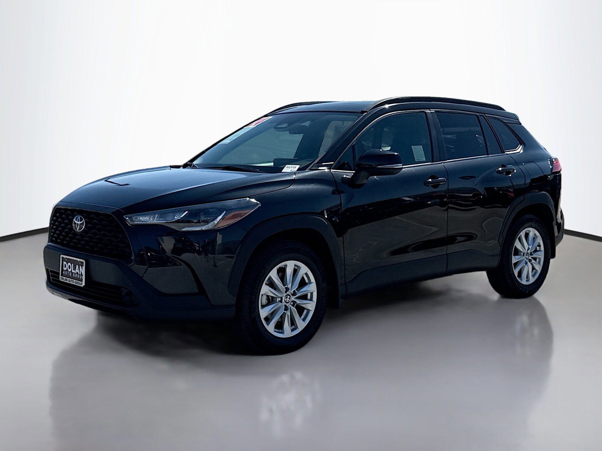 2024 Toyota Corolla Cross LE photo 4