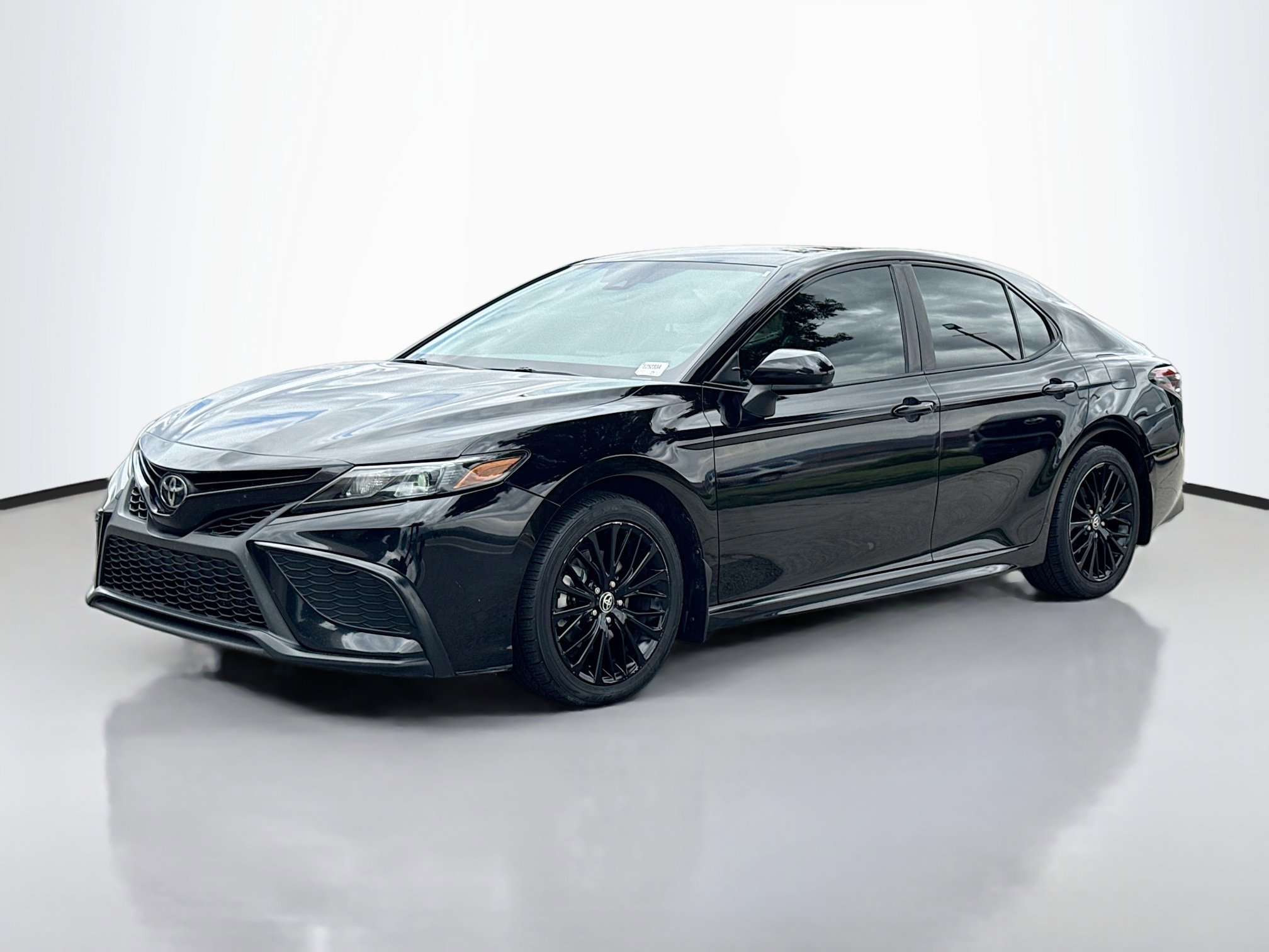 2021 Toyota Camry SE photo 4