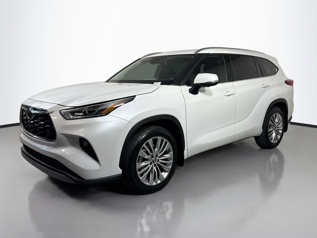 Used 2023 Toyota Highlander Platinum SUV