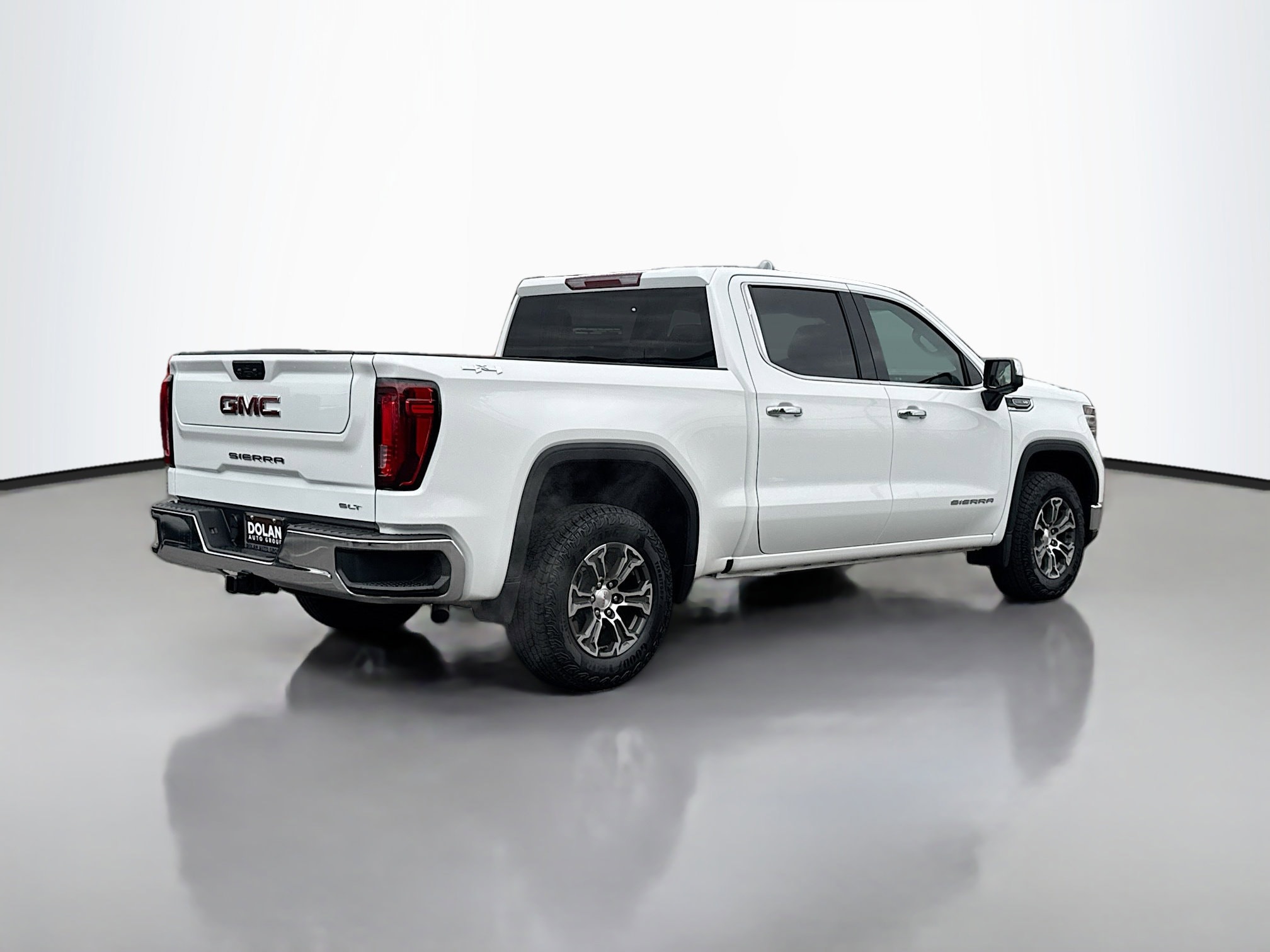 2024 GMC Sierra 1500 SLT - Photo 27
