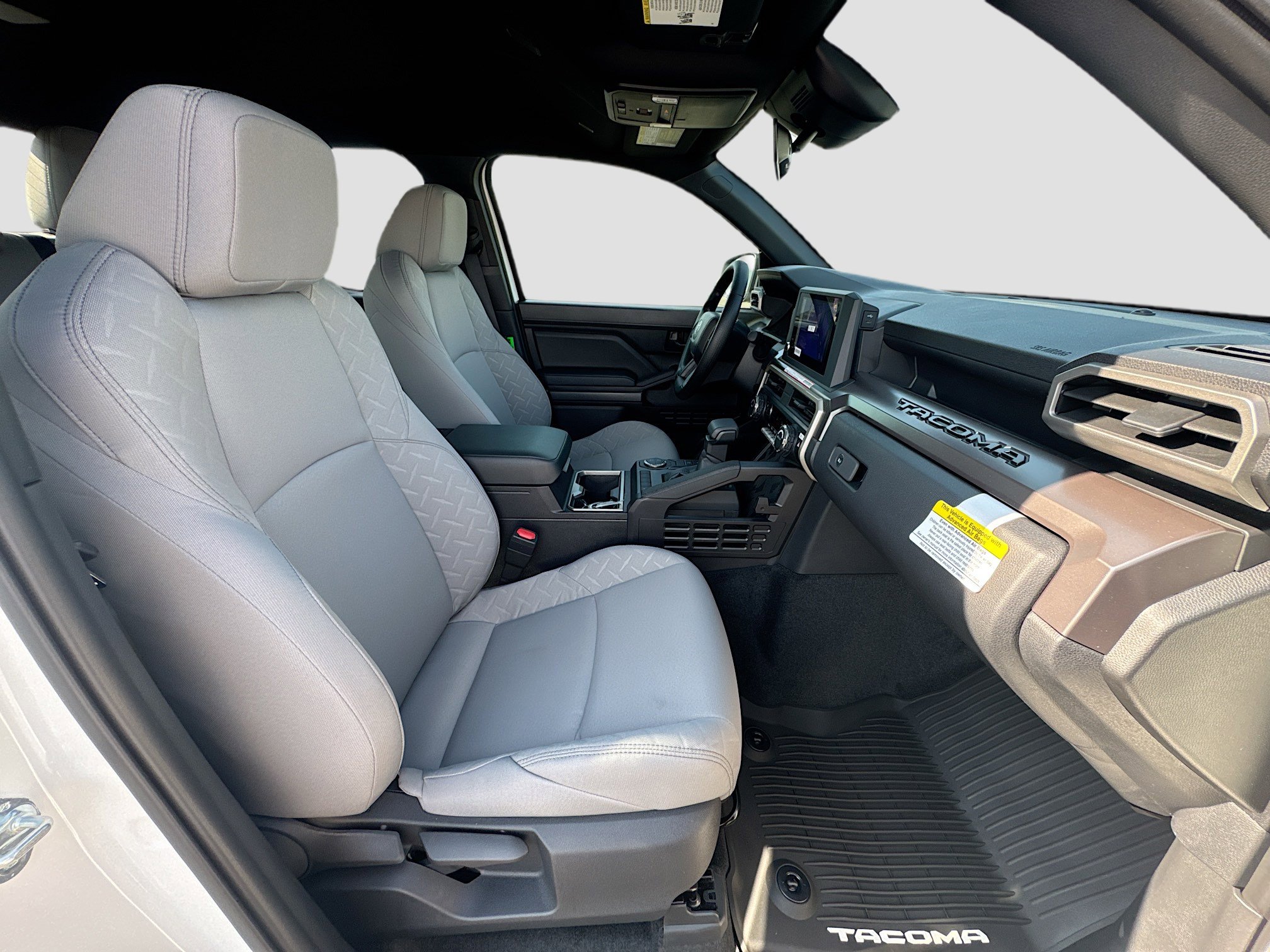 2025 Toyota Tacoma SR5 - Photo 32