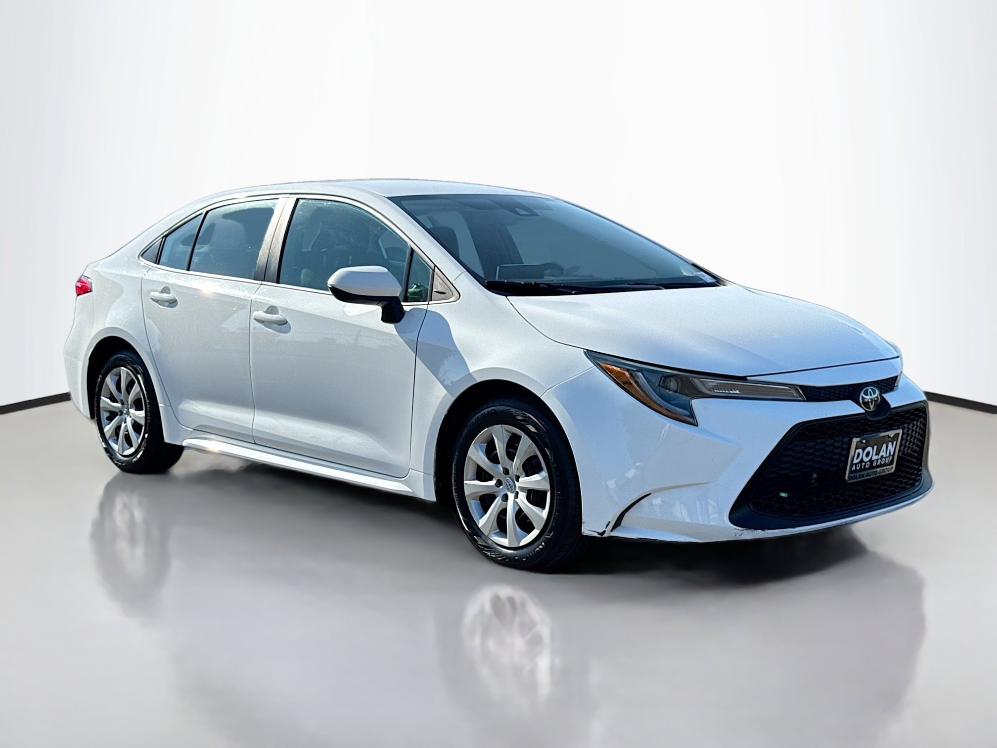 Used 2021 Toyota Corolla LE with VIN 5YFEPMAEXMP204156 for sale in Northfield, Minnesota