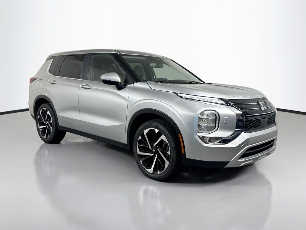 Used 2024 Mitsubishi Outlander SE SUV