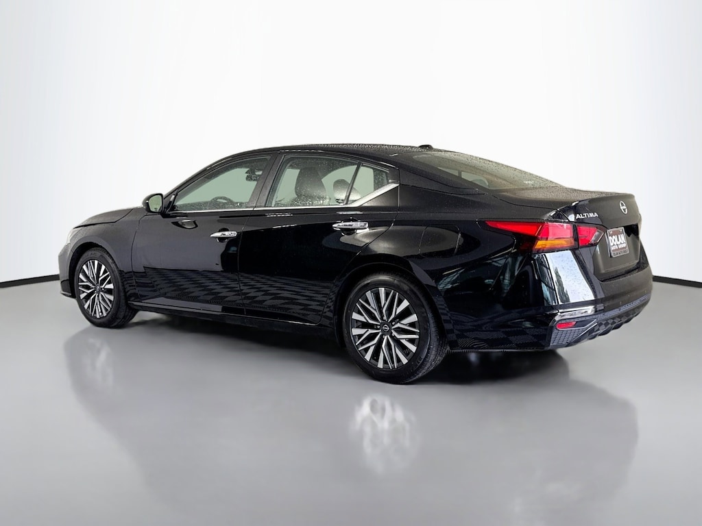 Used 2025 Nissan Altima 2.5 SV Sedan