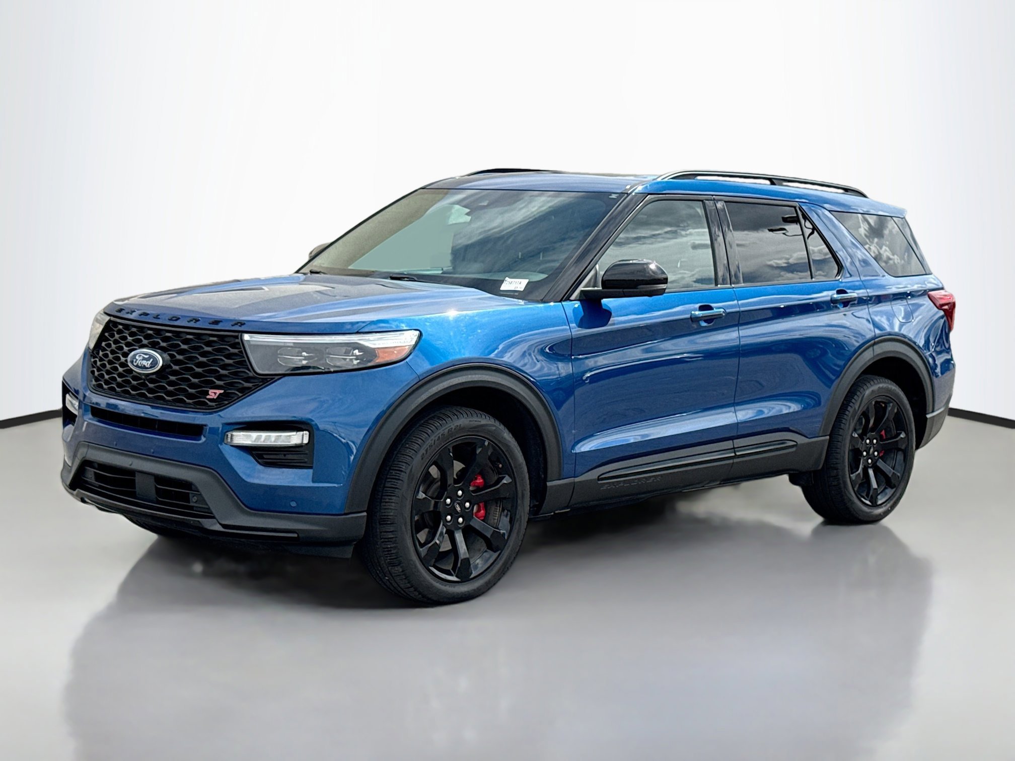 2023 Ford Explorer ST photo 3