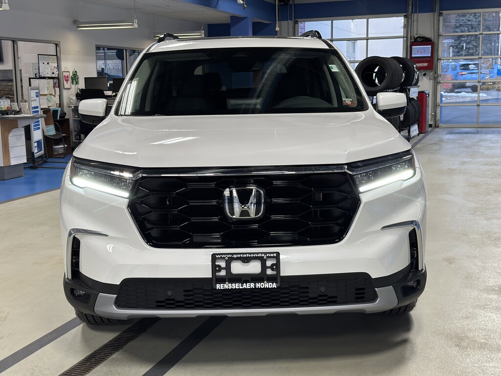 New 2025 Honda Pilot Touring SUV