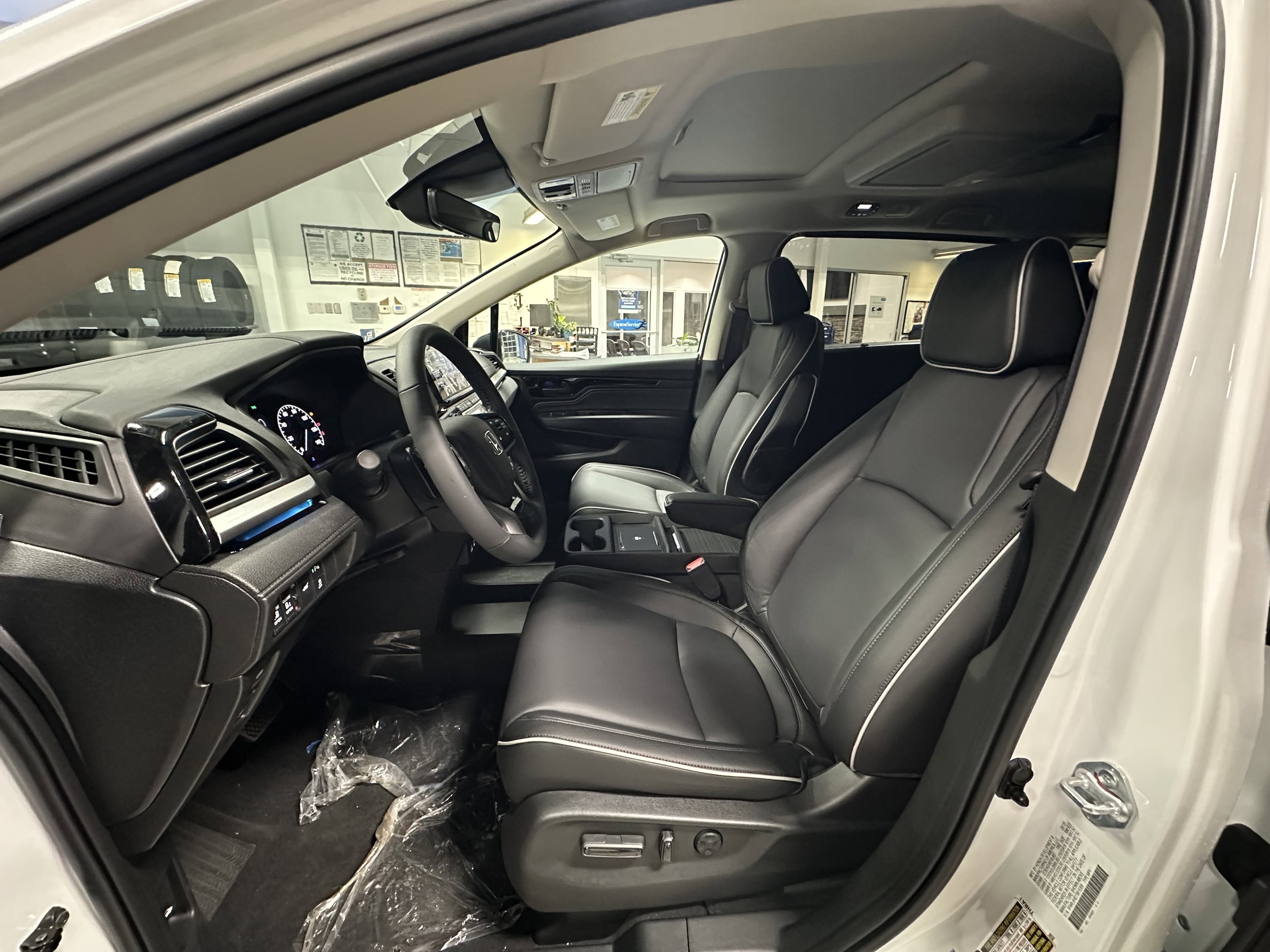 2026 Honda Odyssey Touring - Photo 8