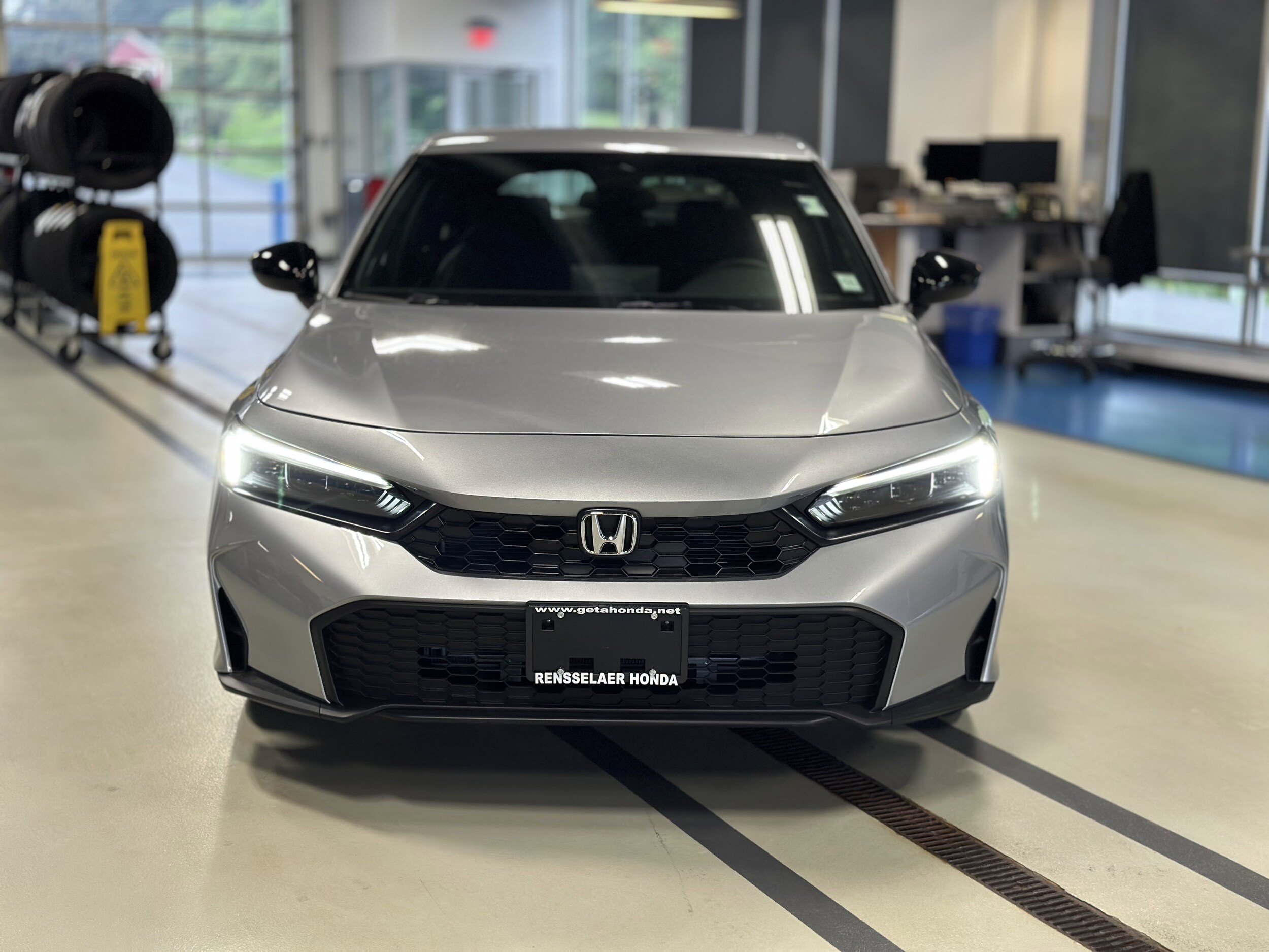 2025 Honda Civic Sport Hatchback photo 2