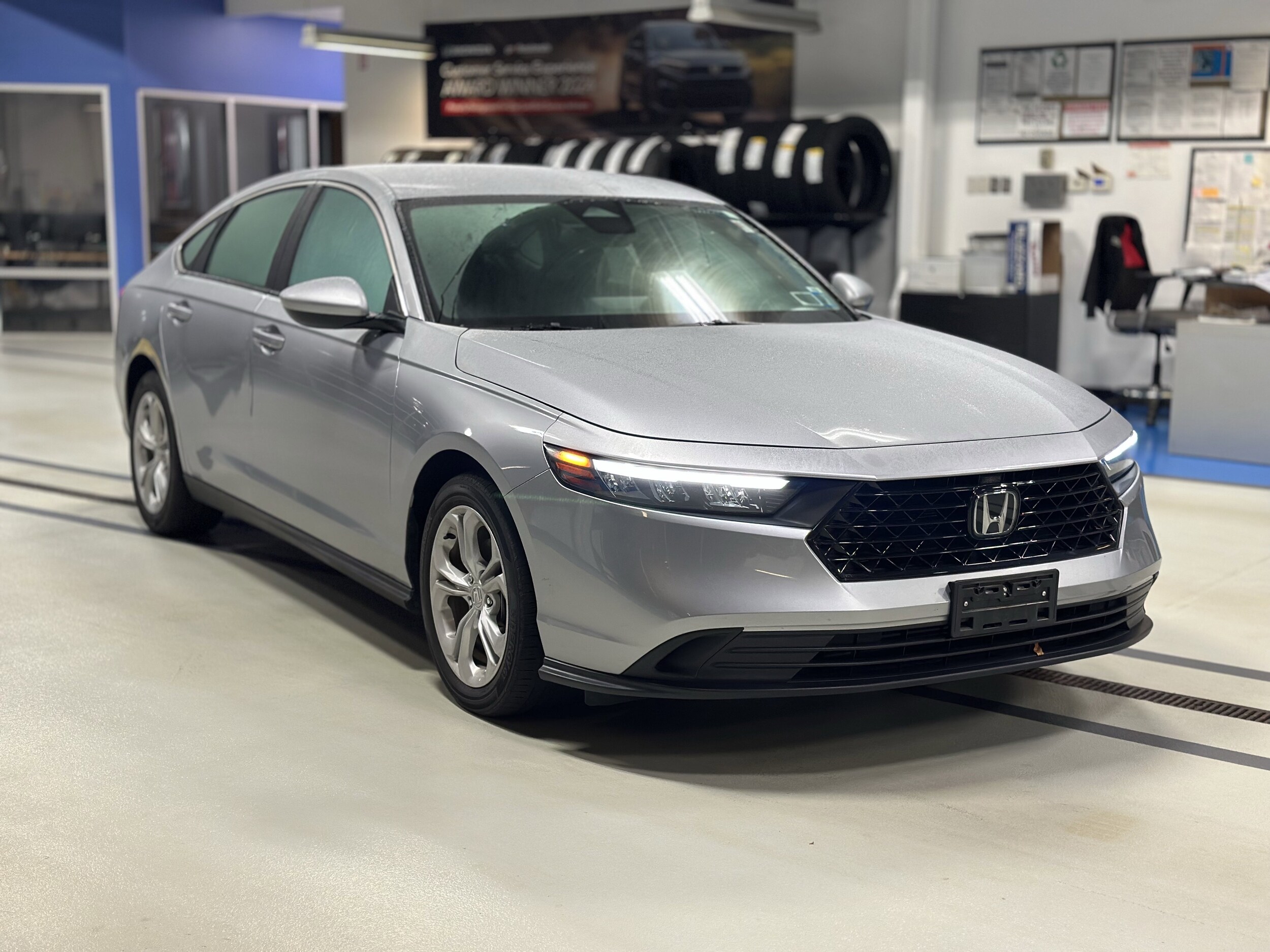 2023 Honda Accord LX photo 3
