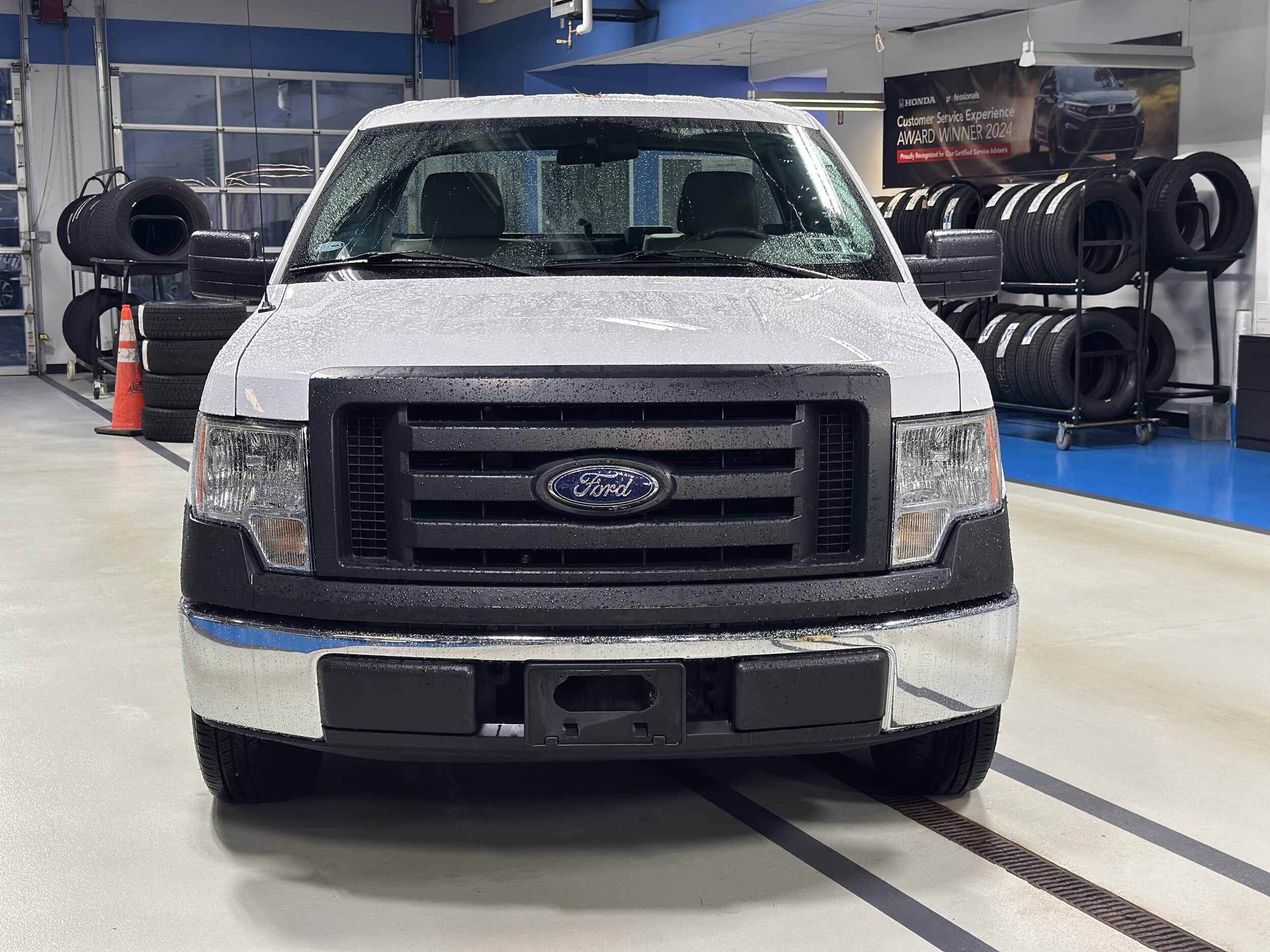 2009 Ford F-150 XL photo 2