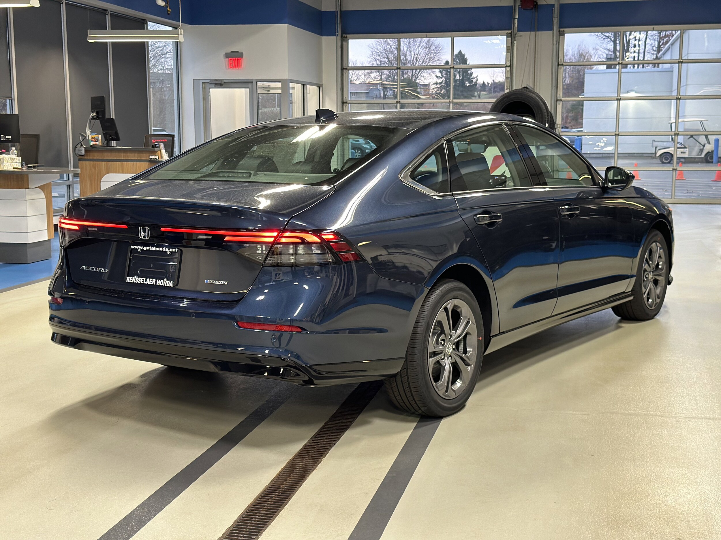 2025 Honda Accord Hybrid EX-L photo 2