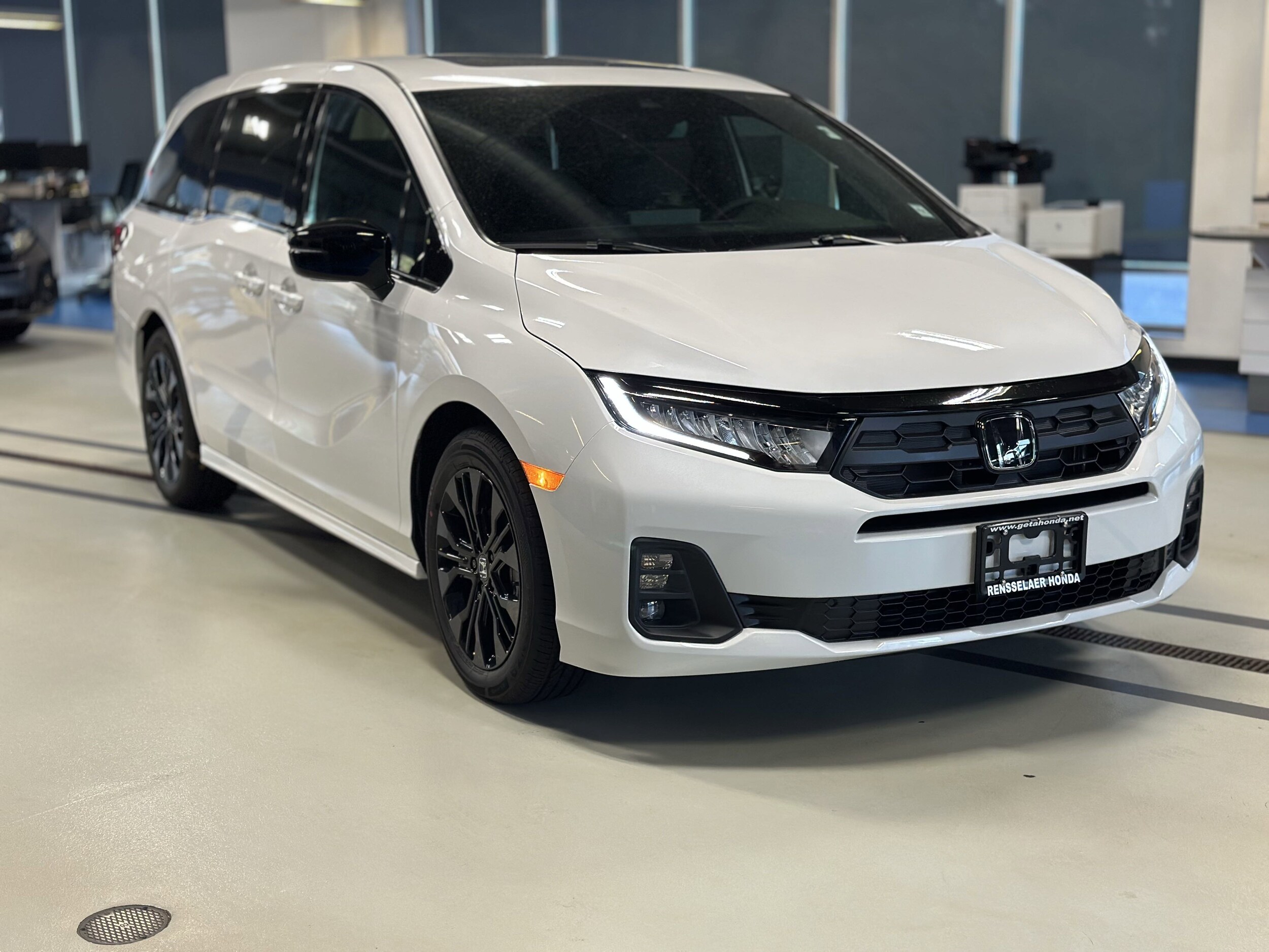 2026 Honda Odyssey photo 3