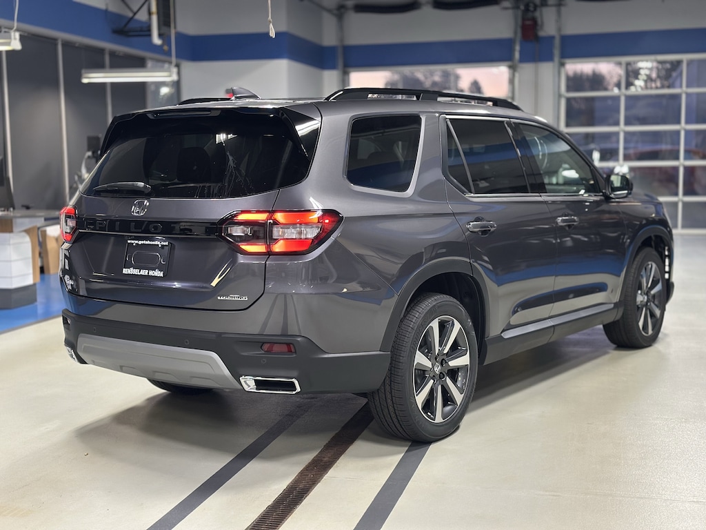 New 2025 Honda Pilot Touring SUV