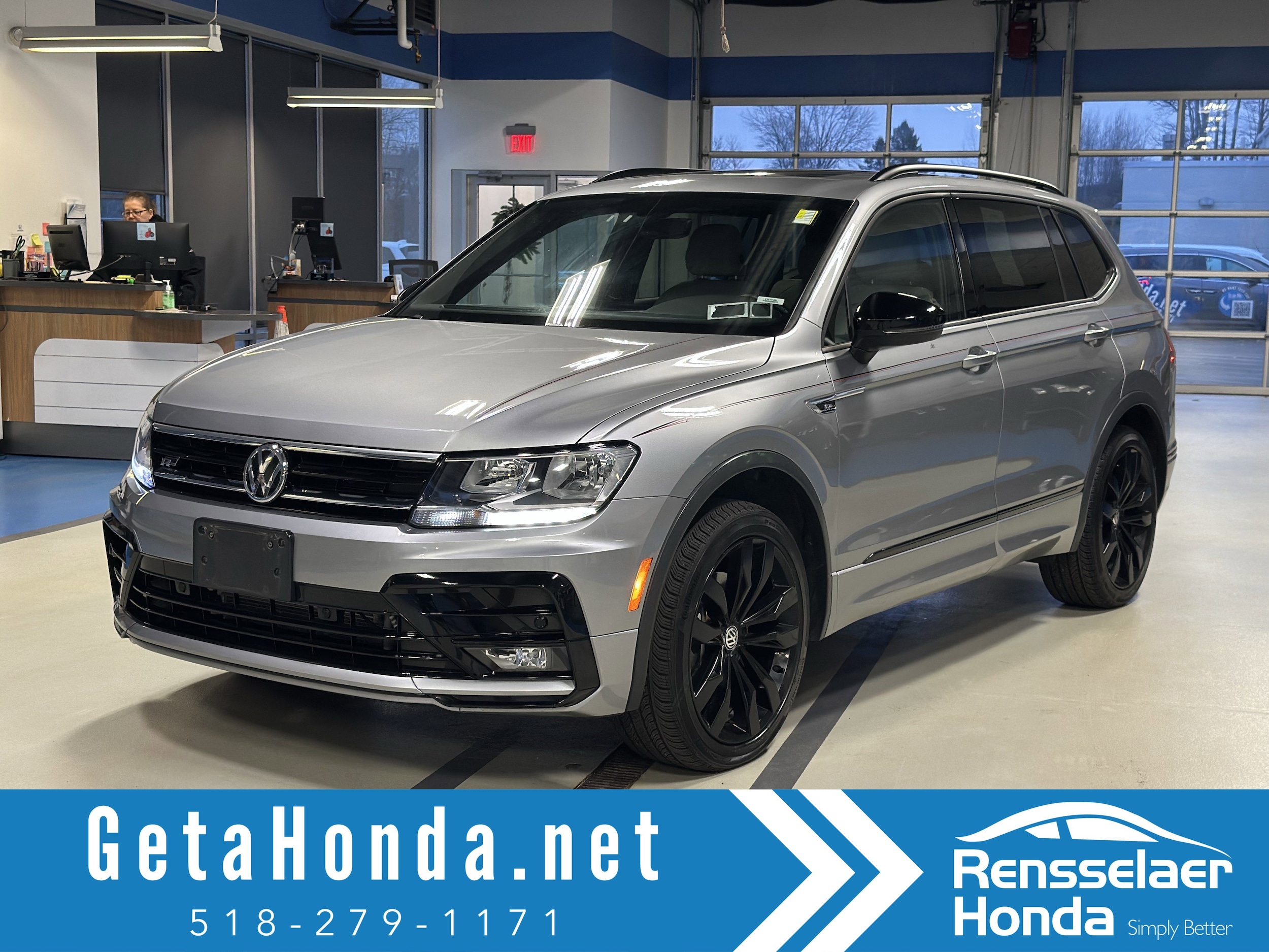 2021 Volkswagen Tiguan SE R-LINE BLACK's photo