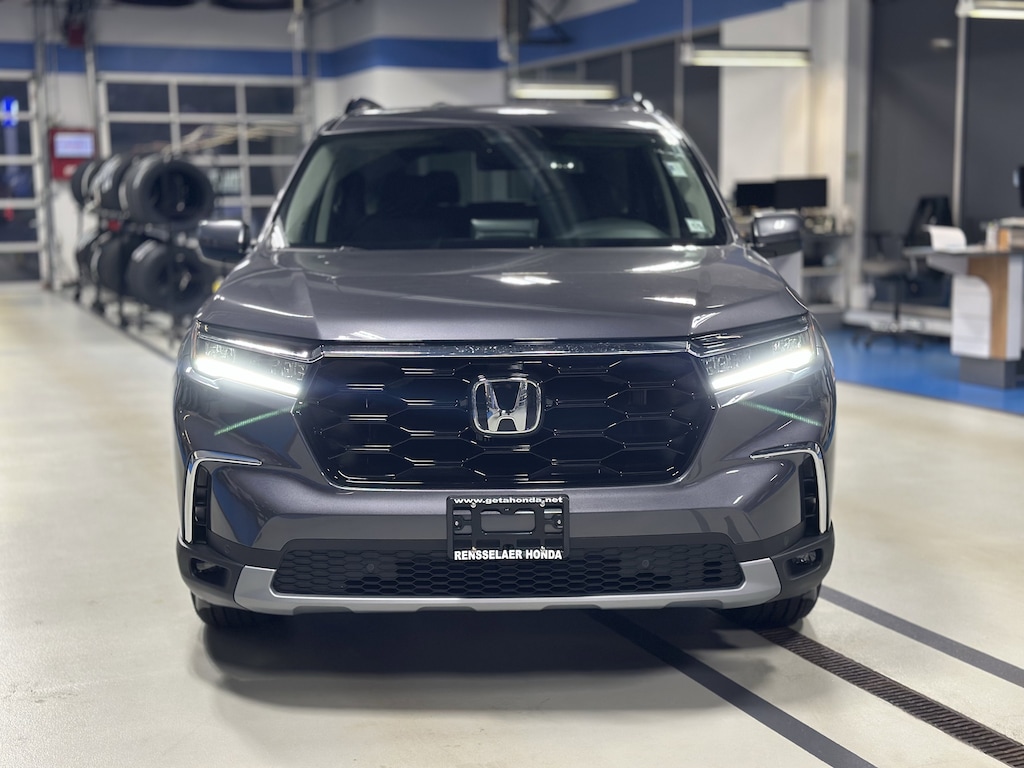 New 2025 Honda Pilot Touring SUV