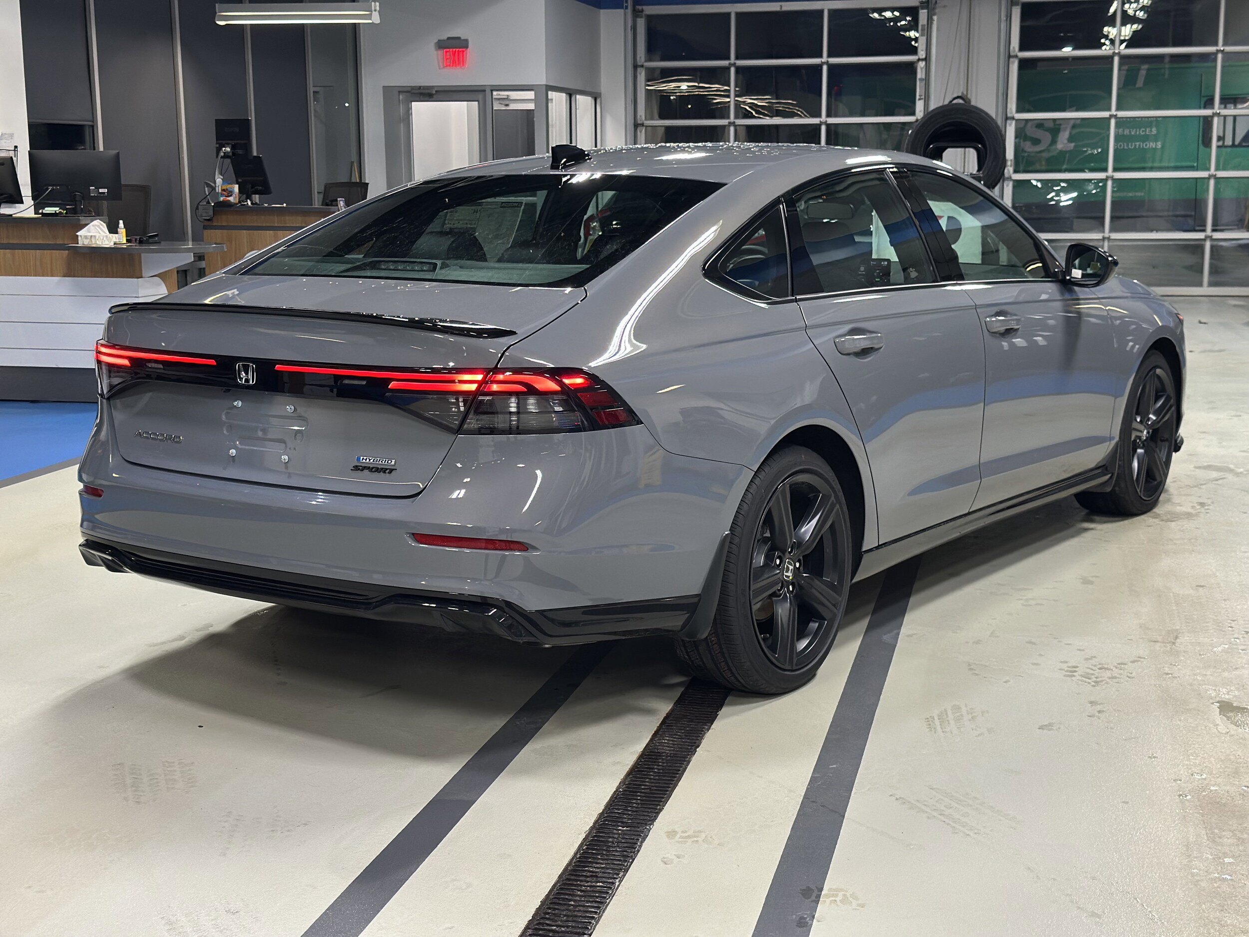 2025 Honda Accord Hybrid Sport-L photo 2