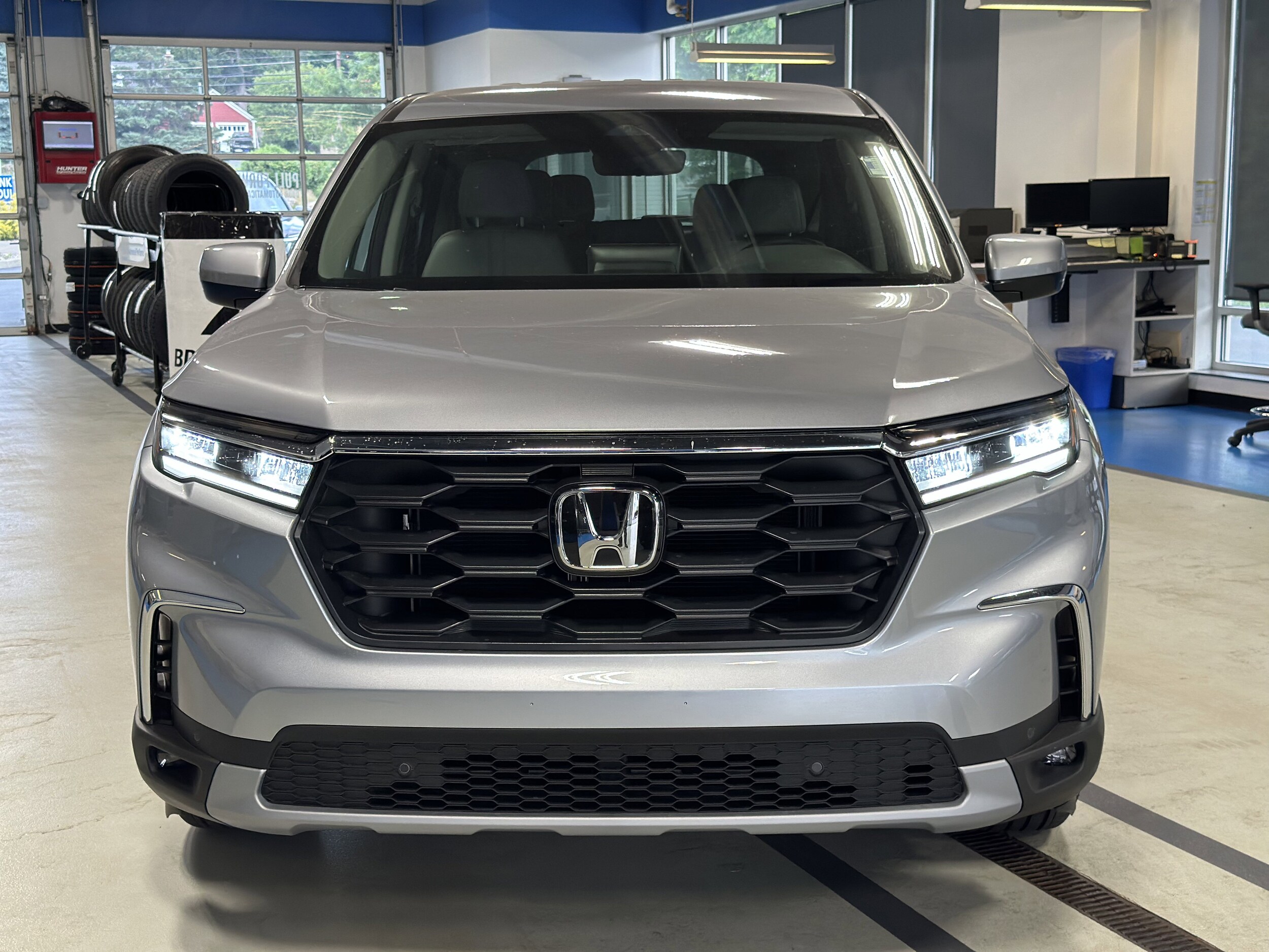 2025 Honda Pilot EX-L photo 2