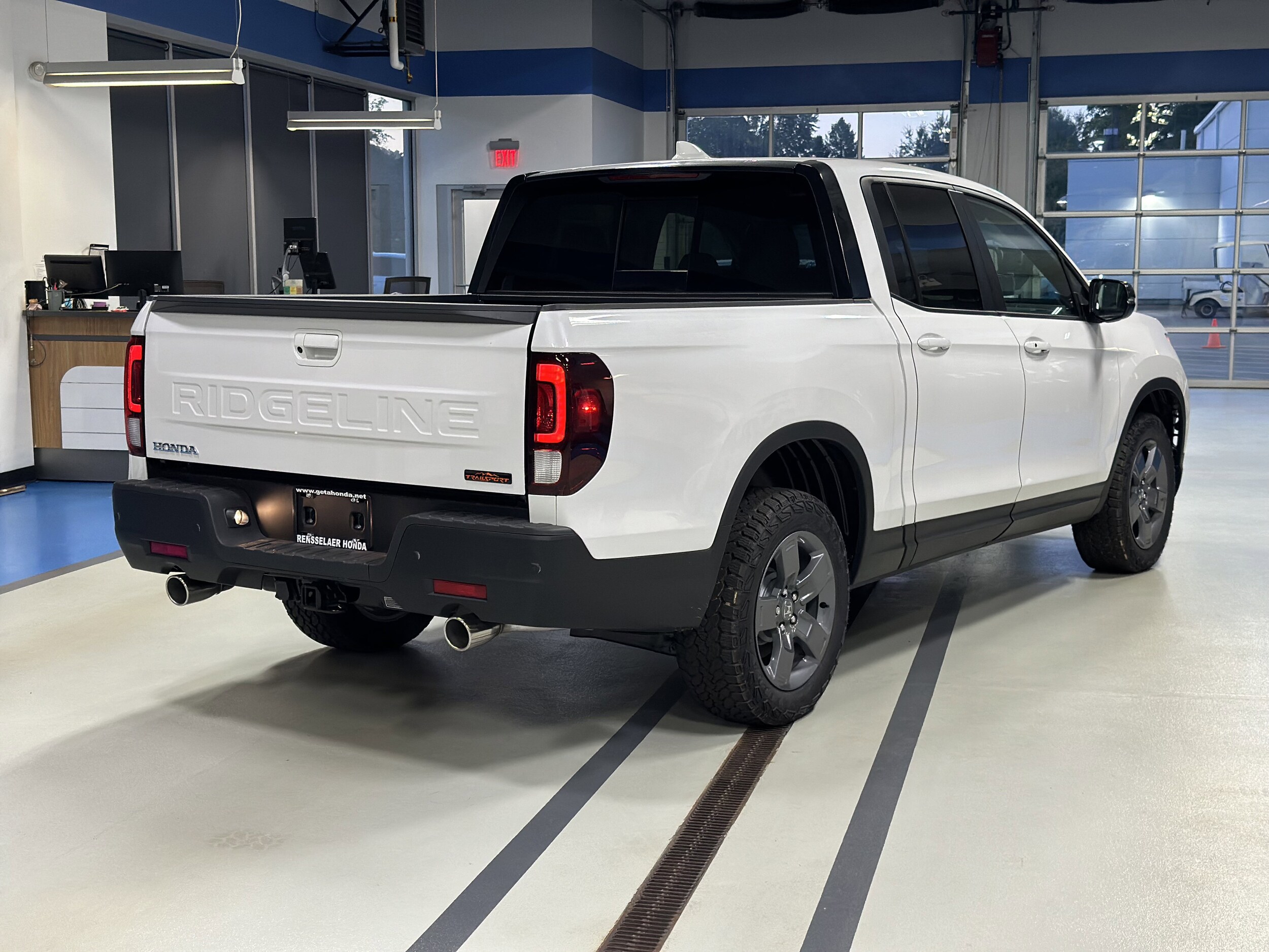 2025 Honda Ridgeline TrailSport photo 4