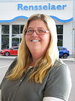 Staff member Jeanette Murphy from ID_0179c17601e9