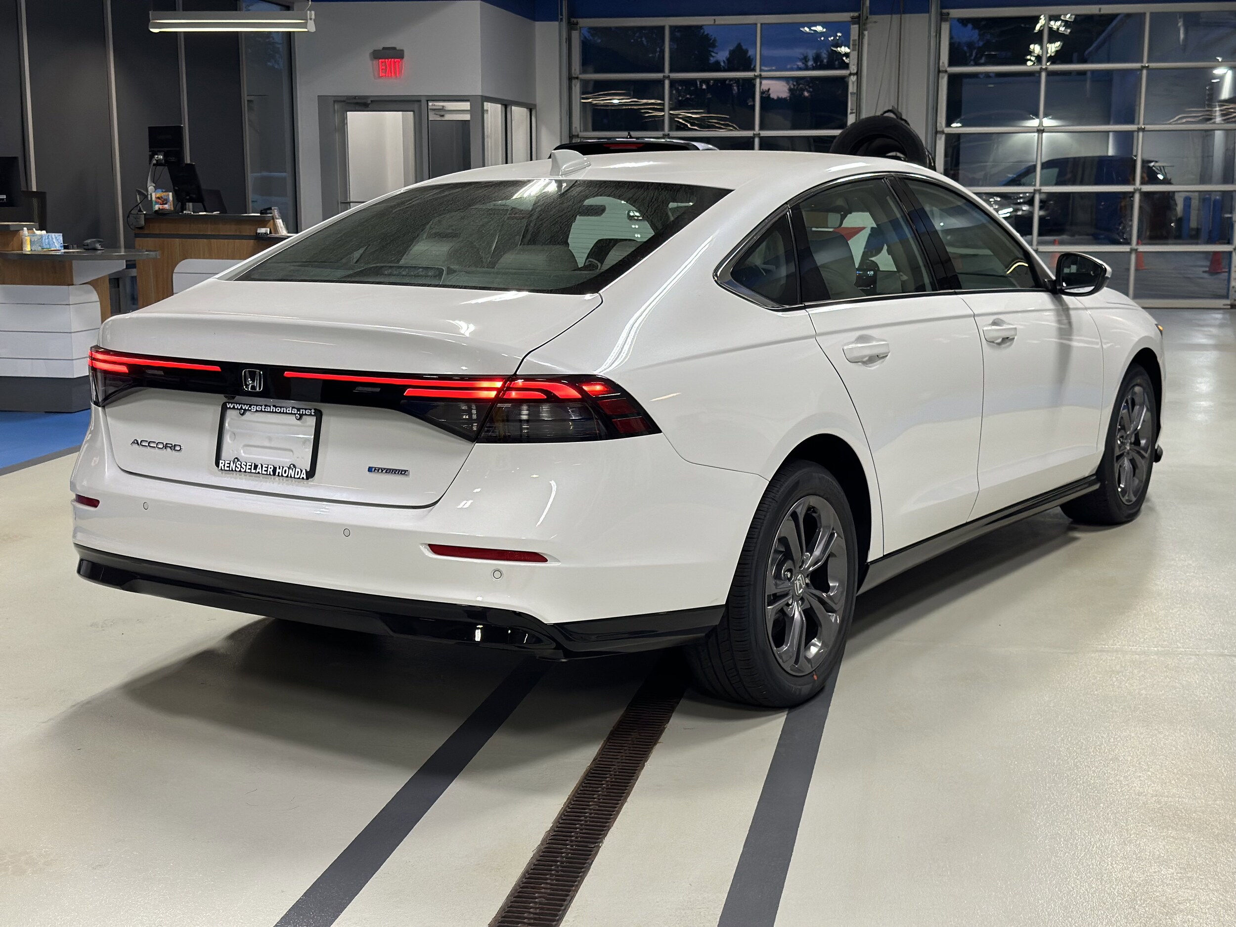 2025 Honda Accord Hybrid EX-L photo 3