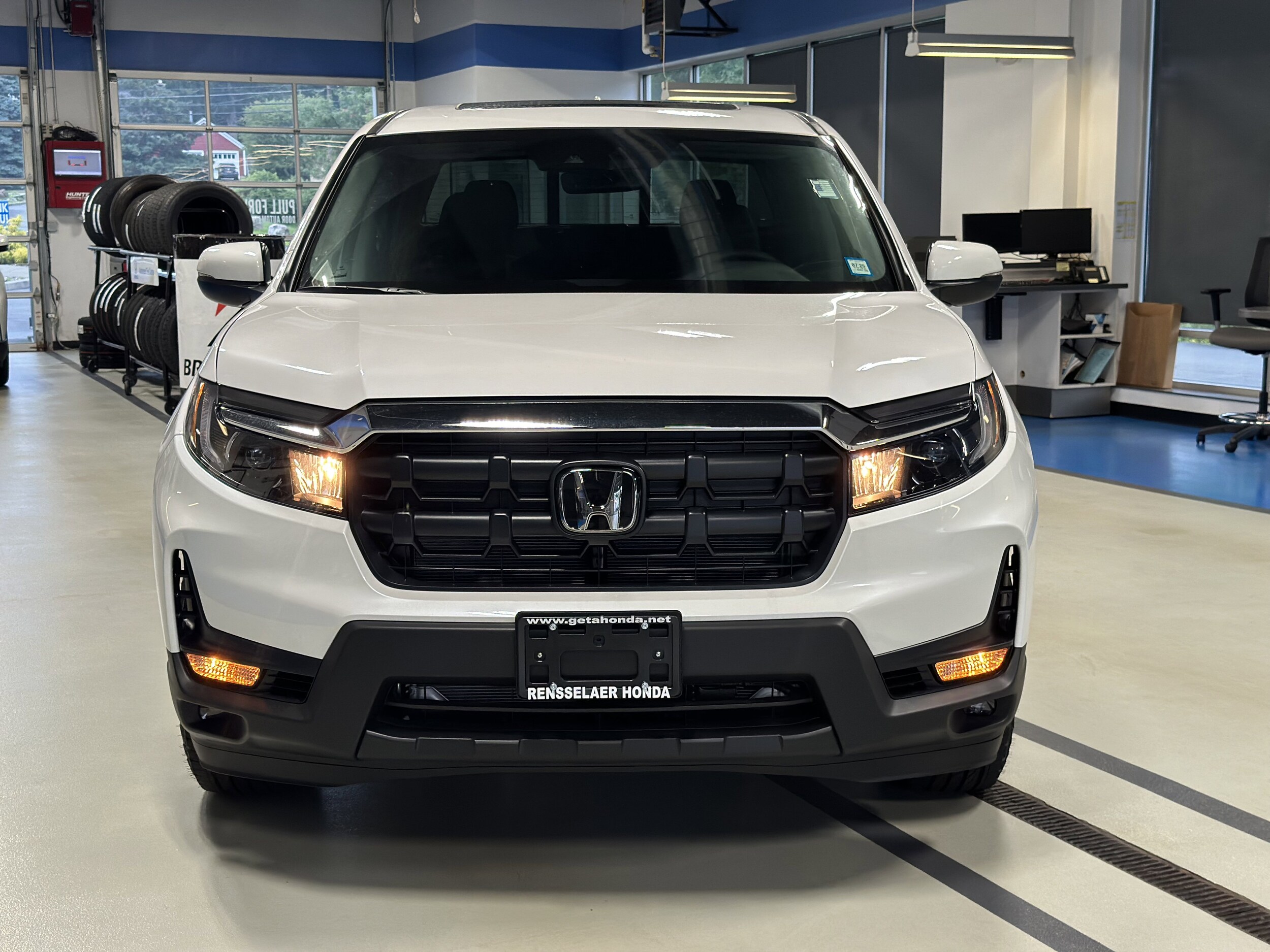 2025 Honda Ridgeline RTL photo 2