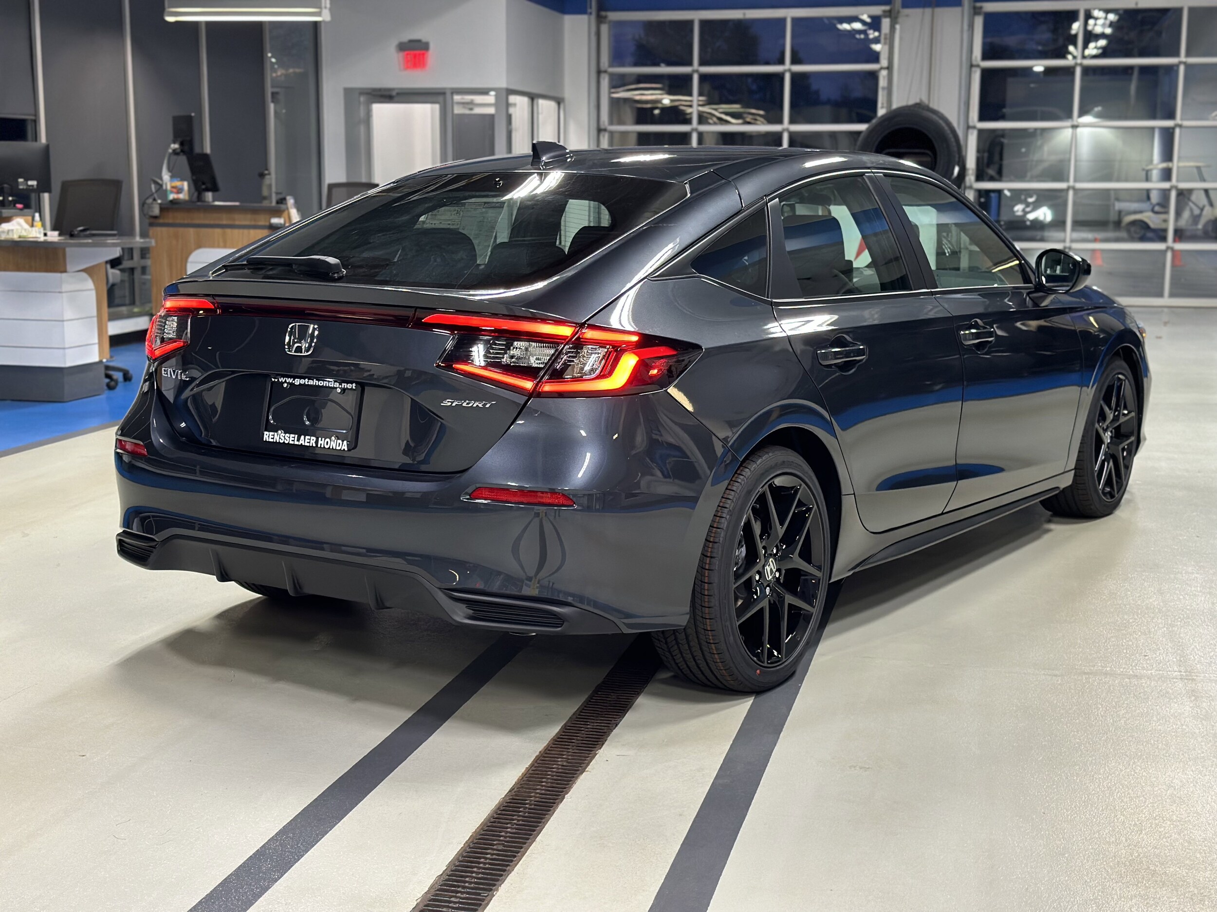 2025 Honda Civic Sport photo 4
