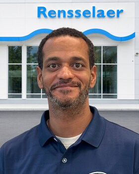 Staff member Thomas Carrington from ID_c7fe2efc9c24