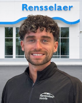 Staff member Ralph Kartel from ID_45275a5247b9