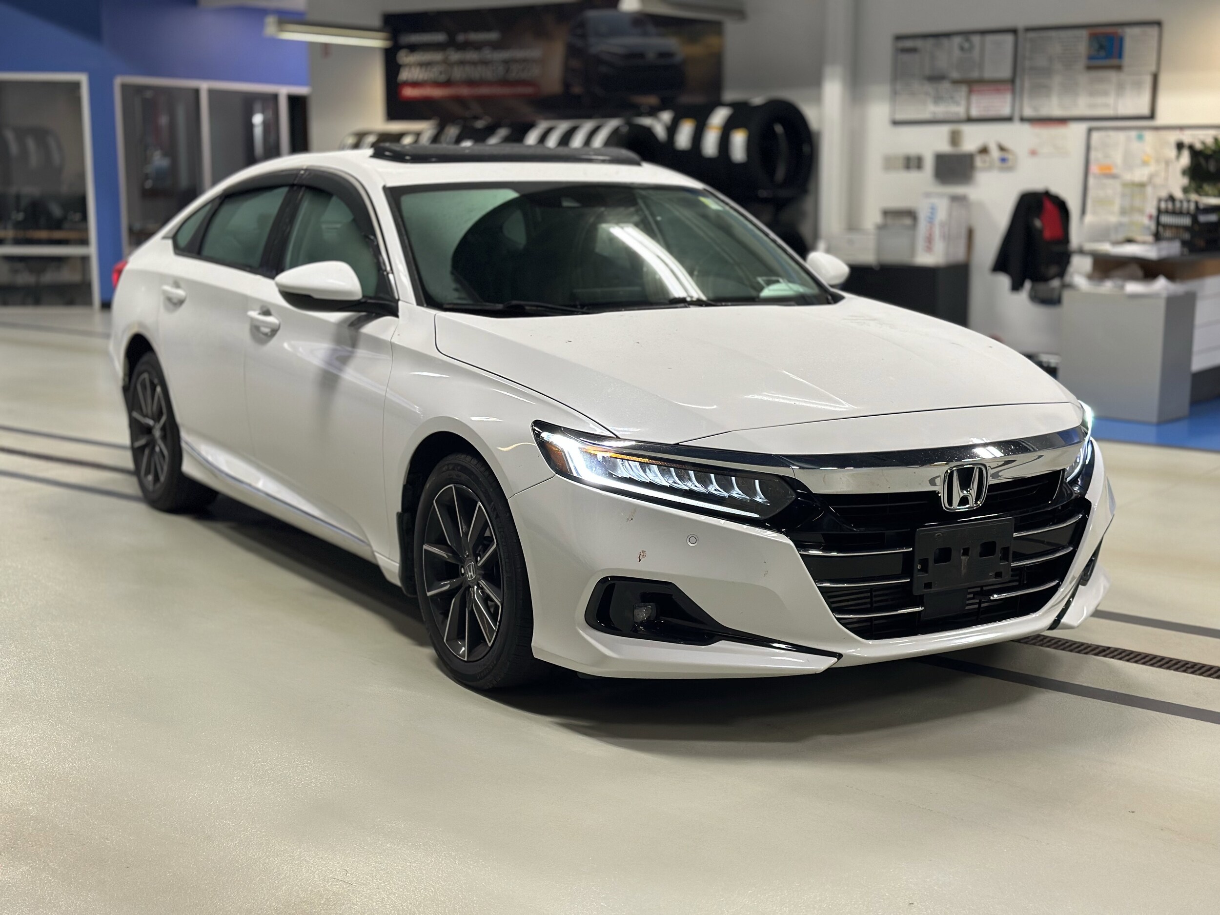 2021 Honda Accord EX-L 1.5T photo 3