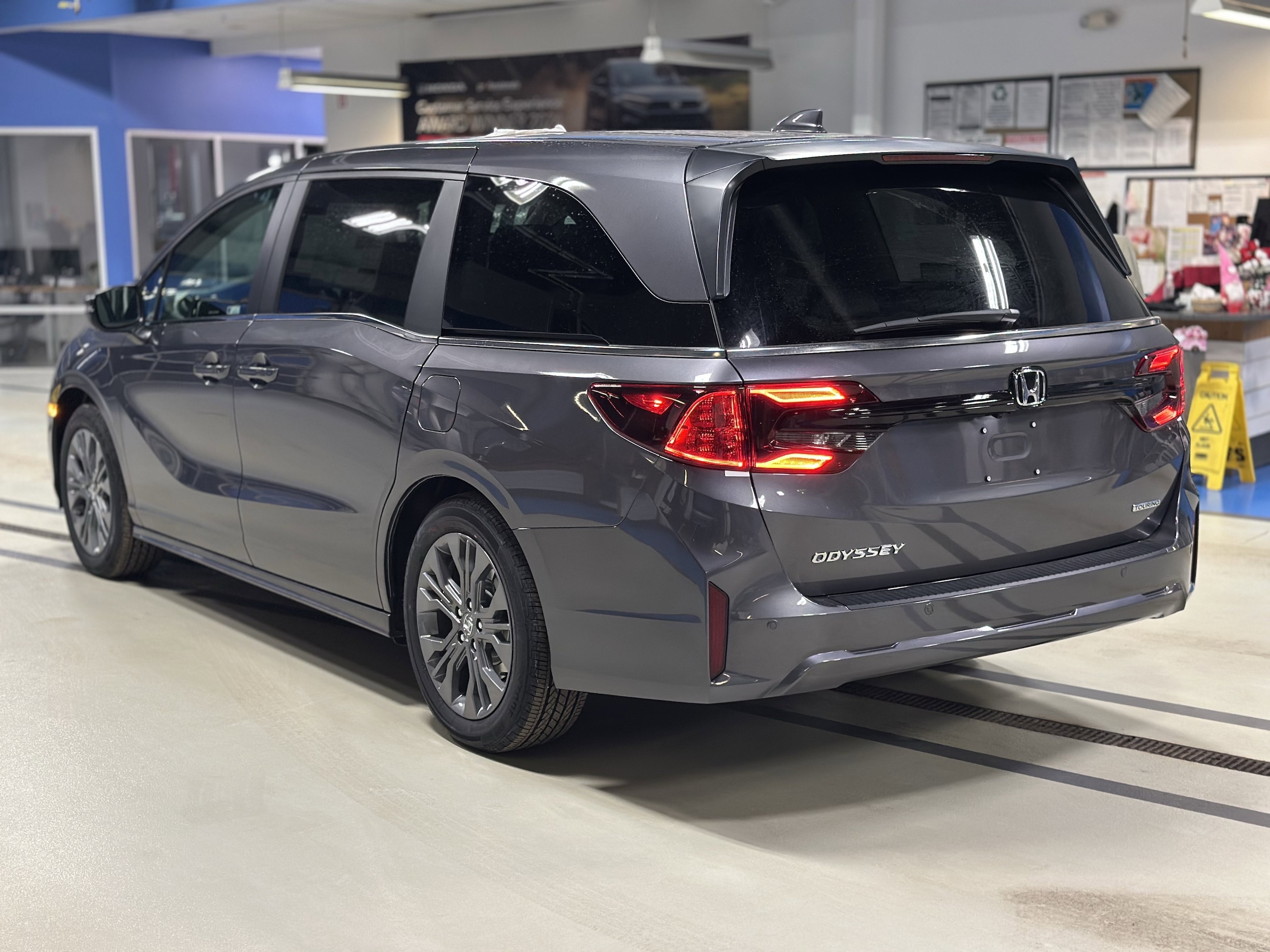 2026 Honda Odyssey Touring - Photo 7