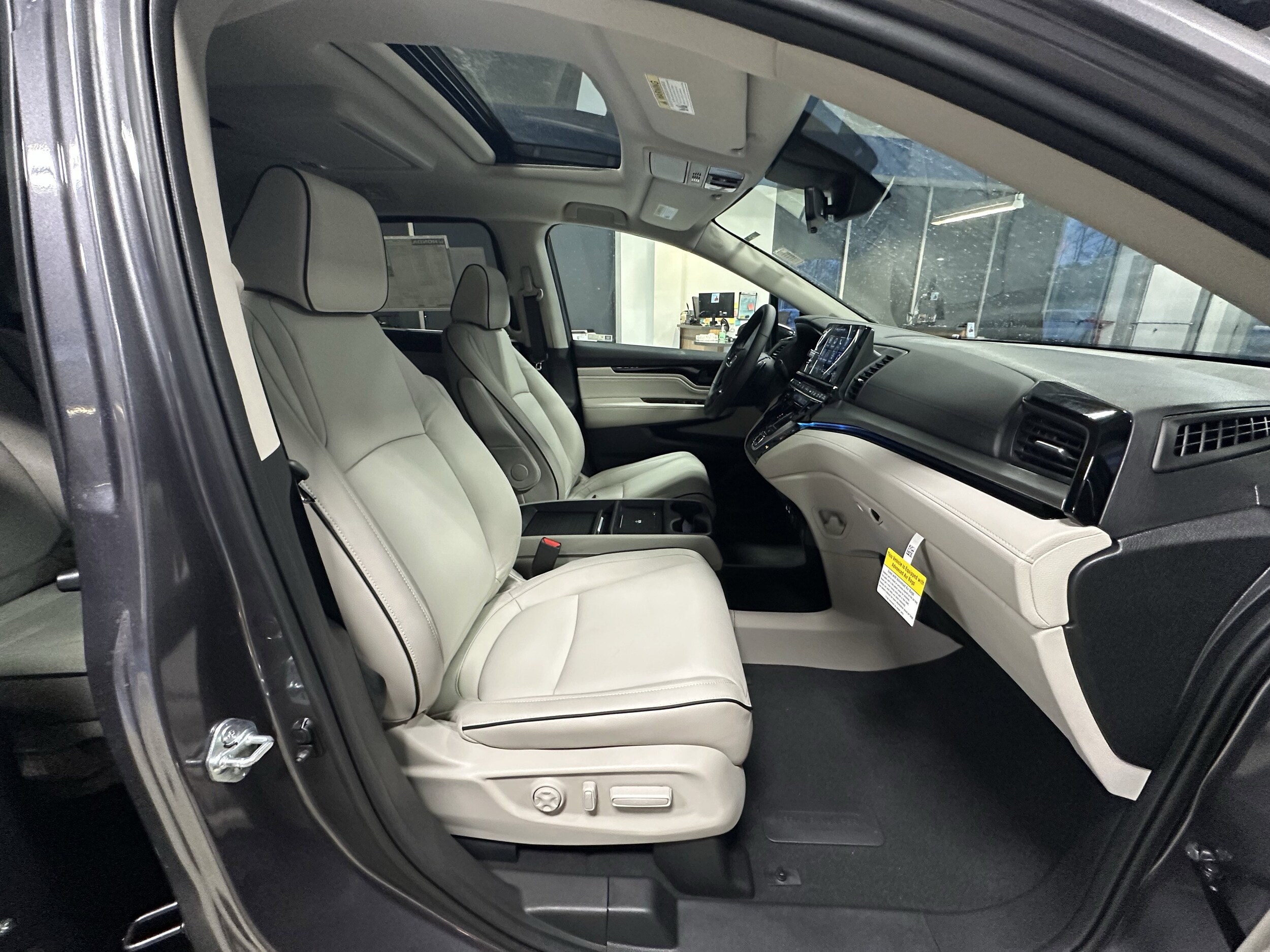2026 Honda Odyssey Touring - Photo 27