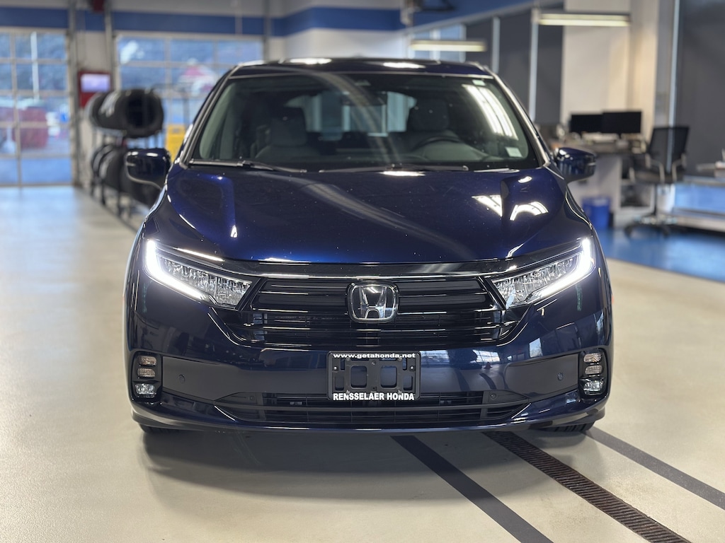 Used 2023 Honda Odyssey Touring Van