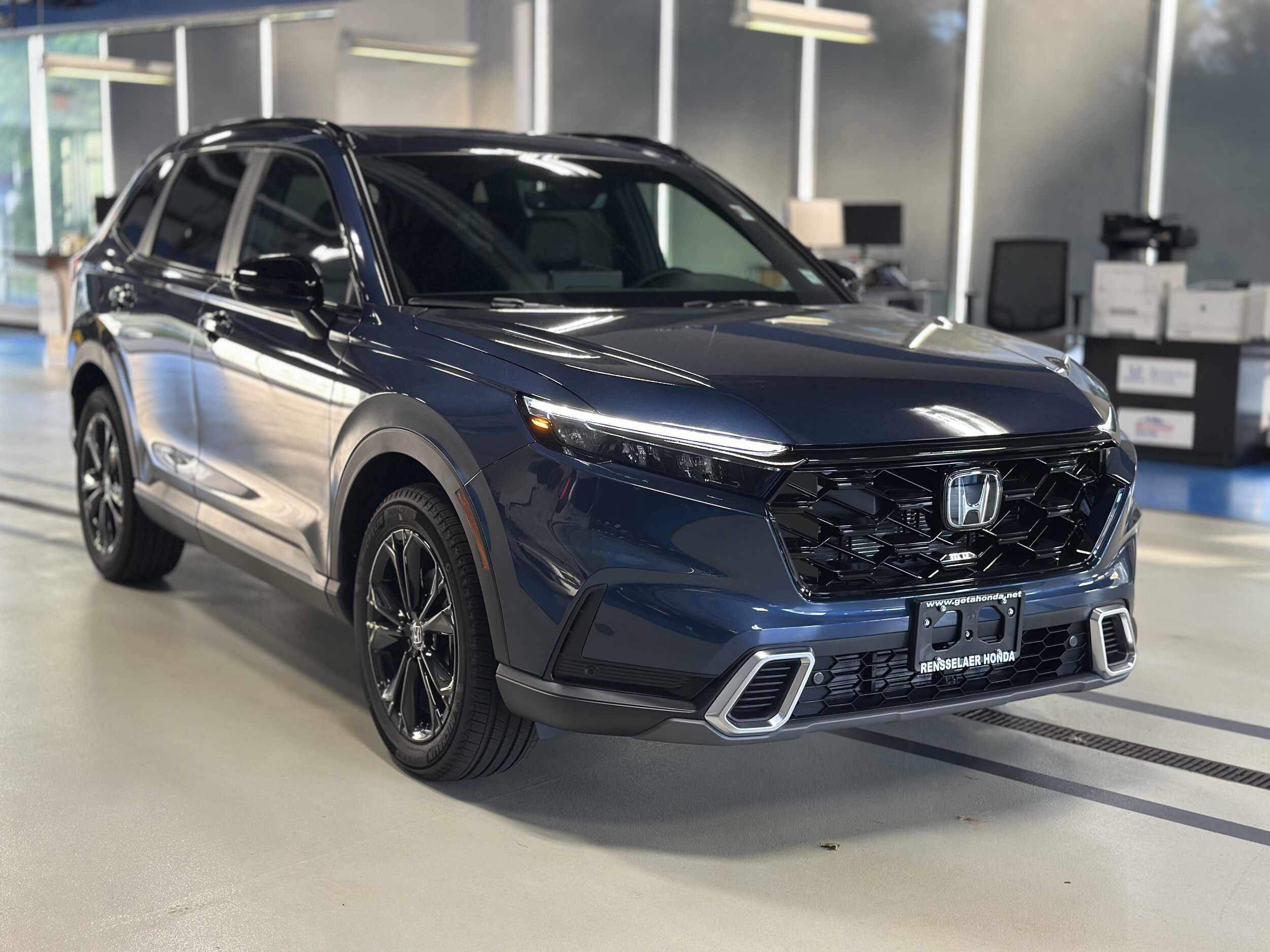 2026 Honda CR-V Hybrid Sport Touring photo 2