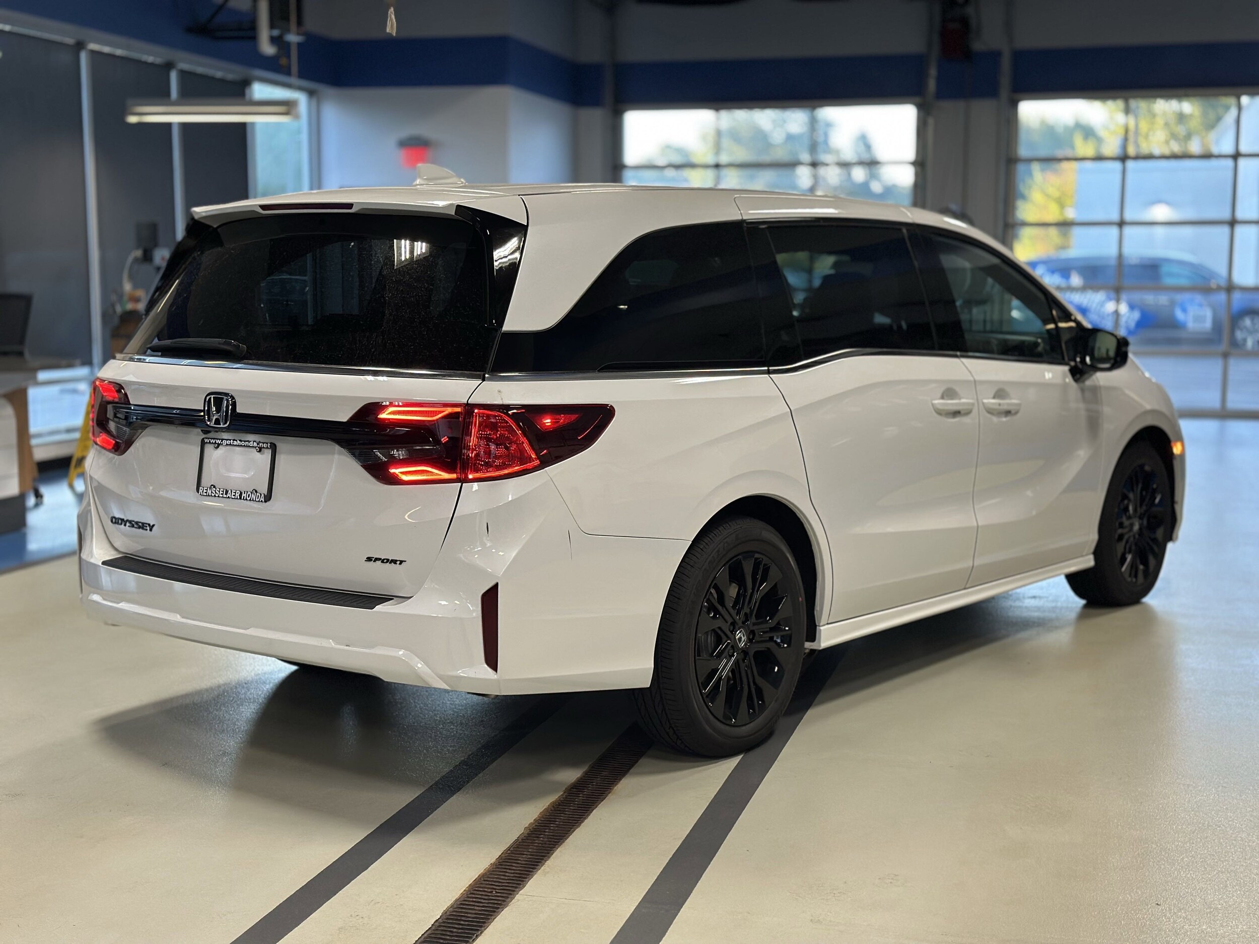 2026 Honda Odyssey photo 4