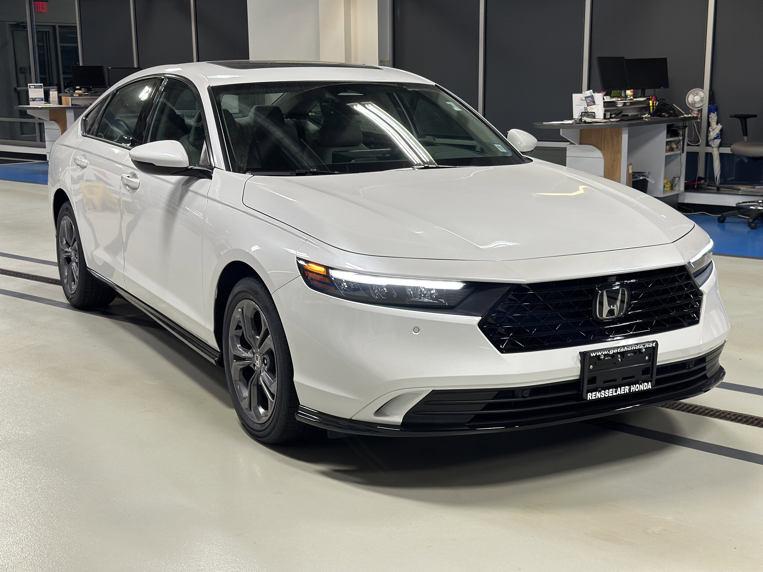 2025 Honda Accord Hybrid EX-L photo 2