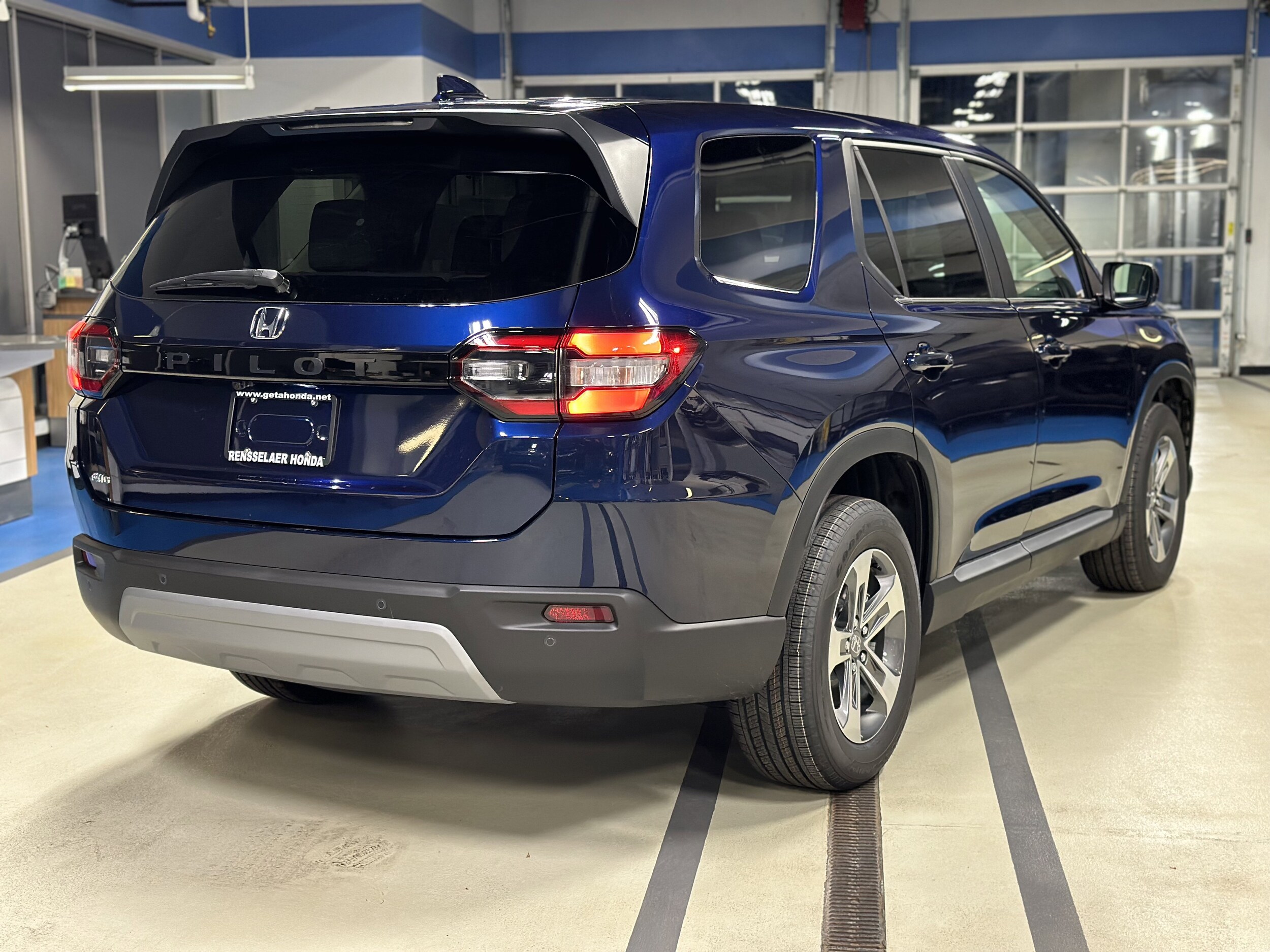 2025 Honda Pilot EX-L photo 2